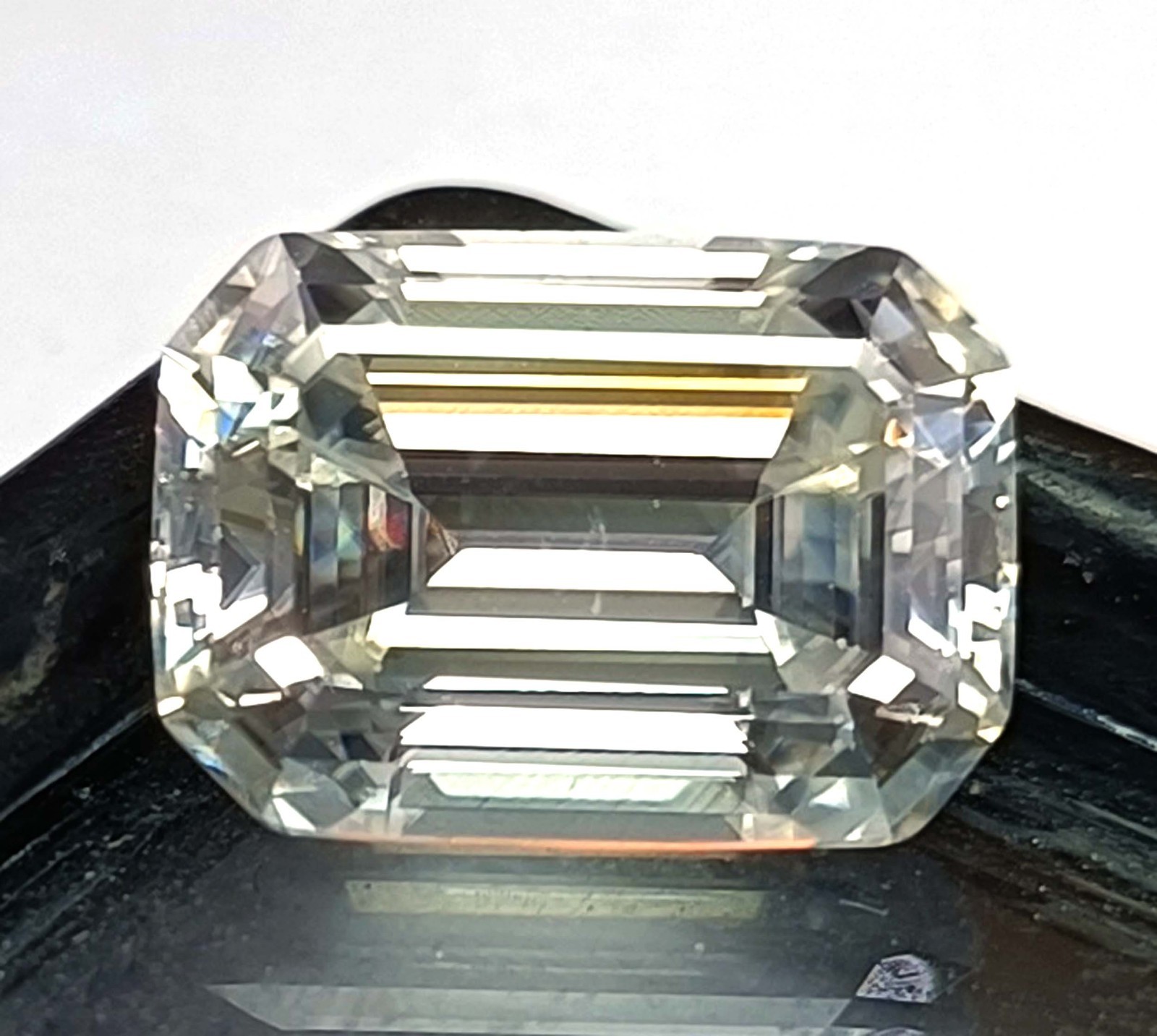 VSSI White Diamond ‘D’ Color 2.4 Ct VVS1 Loose Emerald Cut IGL Loose Gems 5AJU