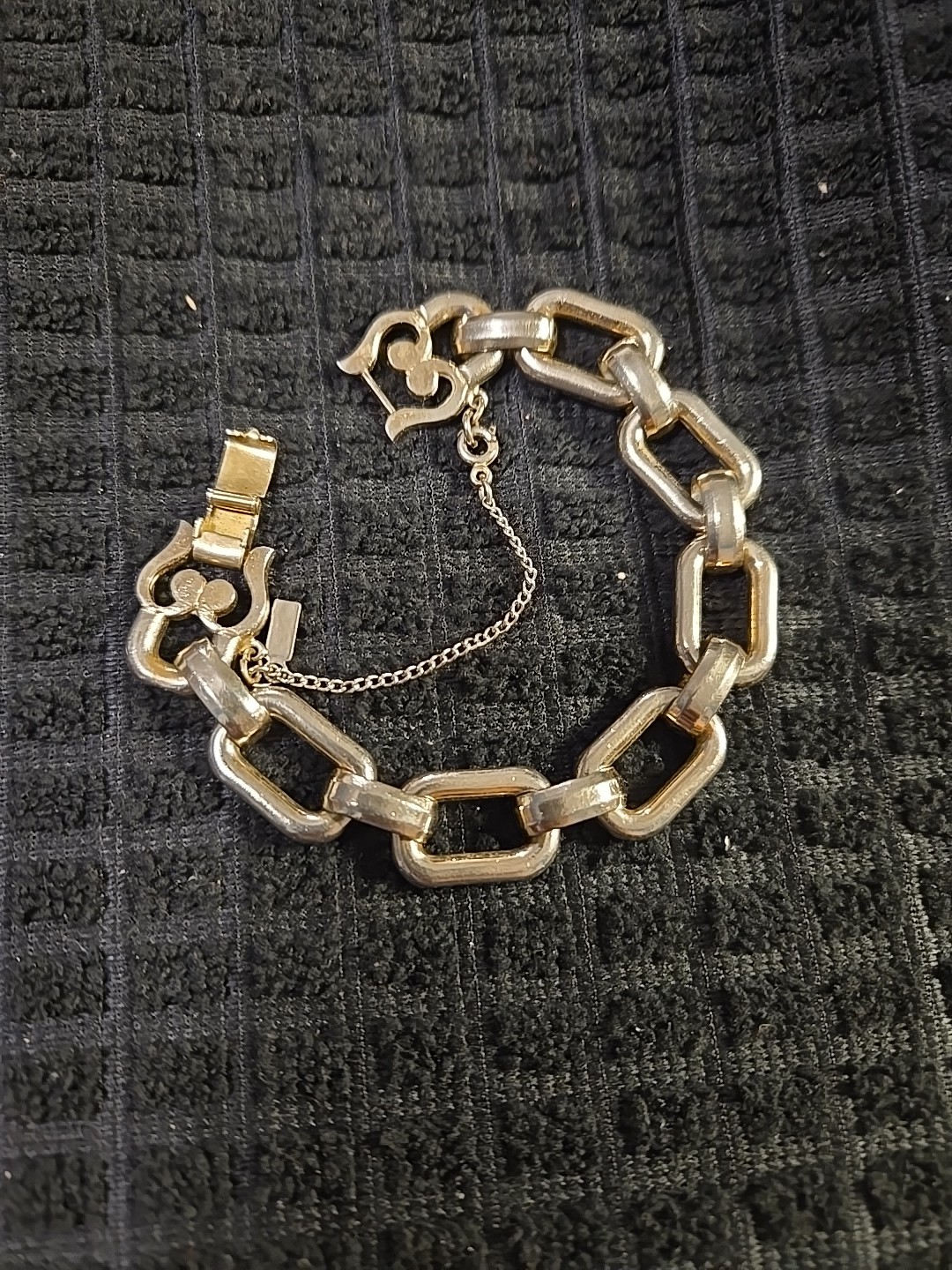 Vintage Monet Silver Tone Link Bracelet Fold Over Clasp Safety Chain 7.5″ Chunky