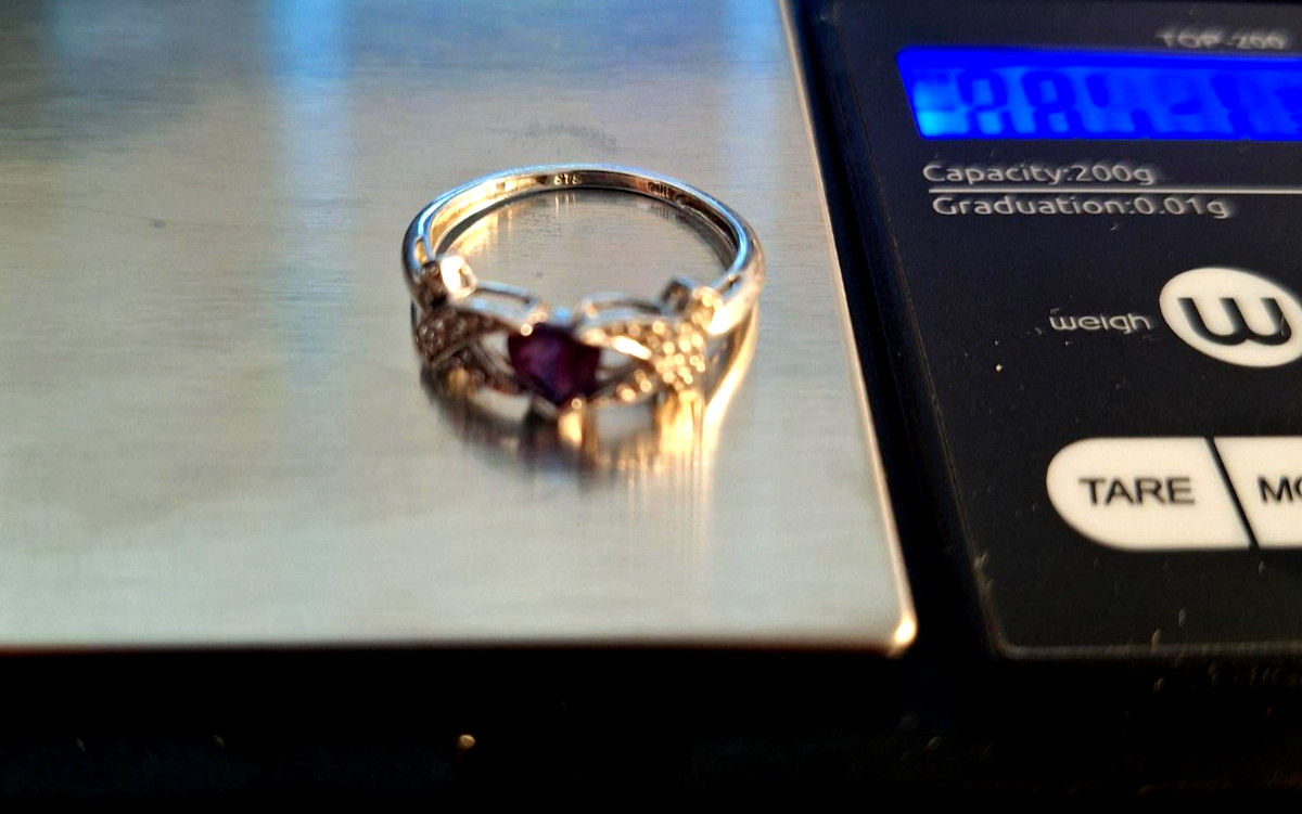 5 Gold Rings (10k & 14K) with stones & diamonds