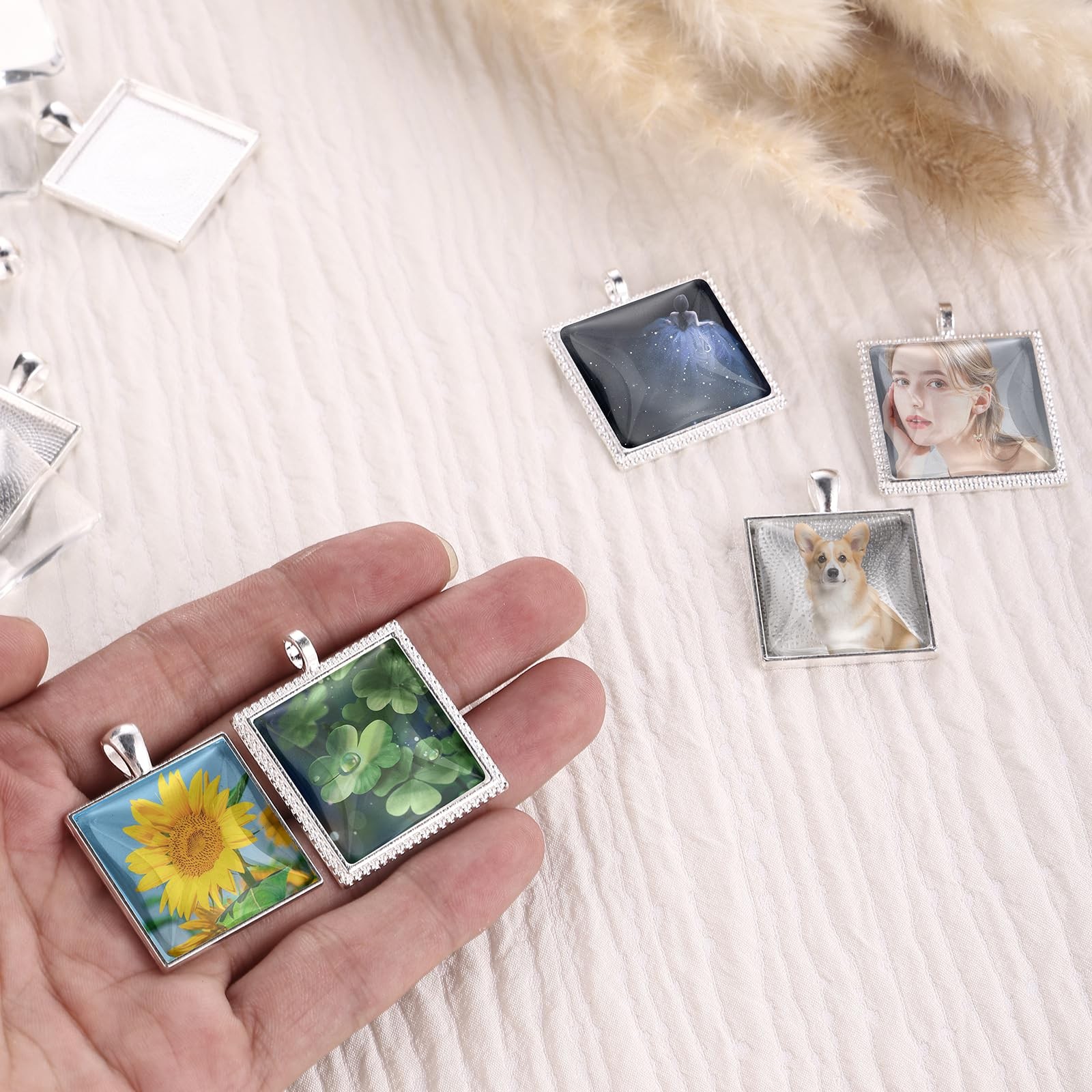 Miraclekoo 40 Pcs Square Bezel Pendant Trays with Glass Square, Mixed