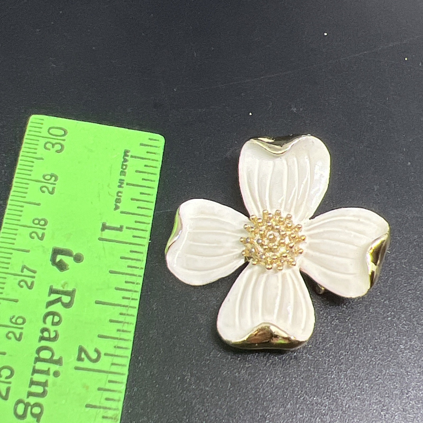 Vintage Signed GERRY’S Dogwood Flower Brooch Pin White Enamel Gold Tone