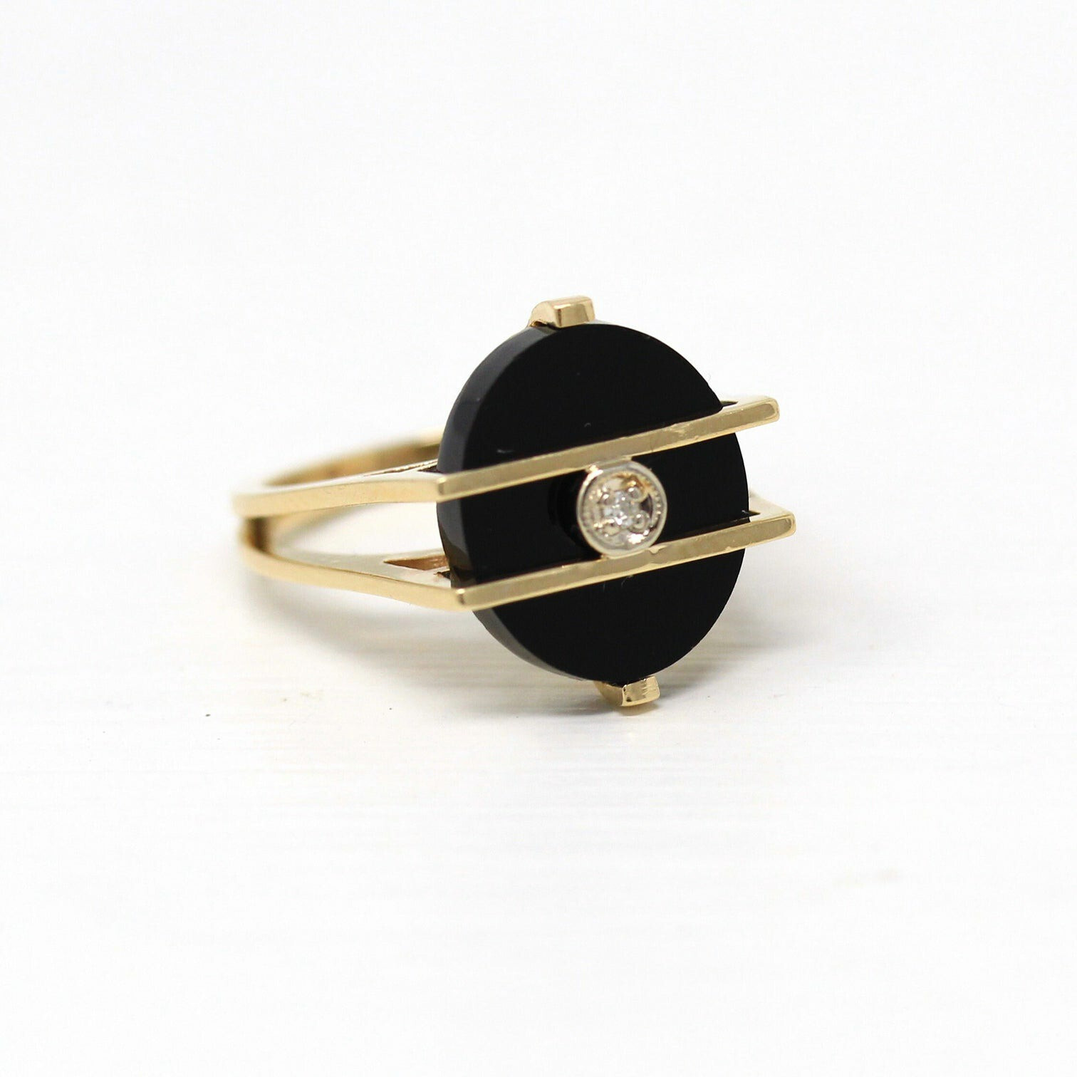 Black Onyx Gold plated 925 Silver Round Antique Vintage Ring Size 7 H-35