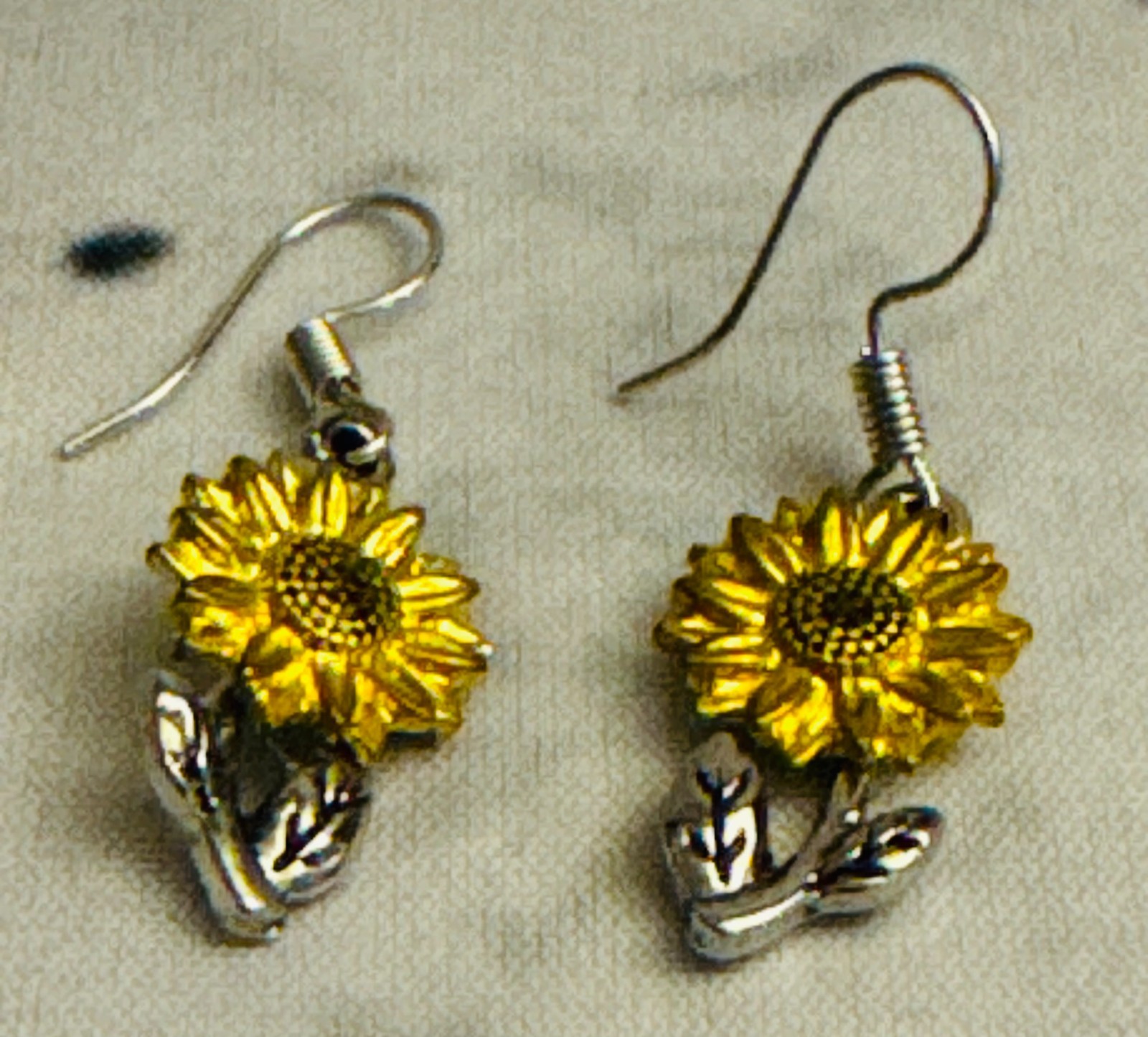 Retro Simple Sunflower Earrings