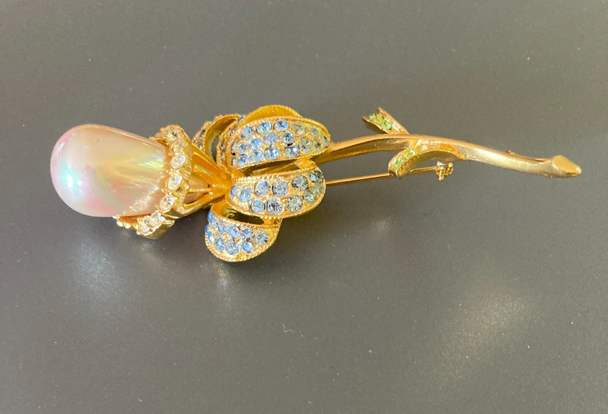 Vintage Ivana Trump Iris Flower Iridescent Faux Pearl Rhinestone GoldTone Brooch