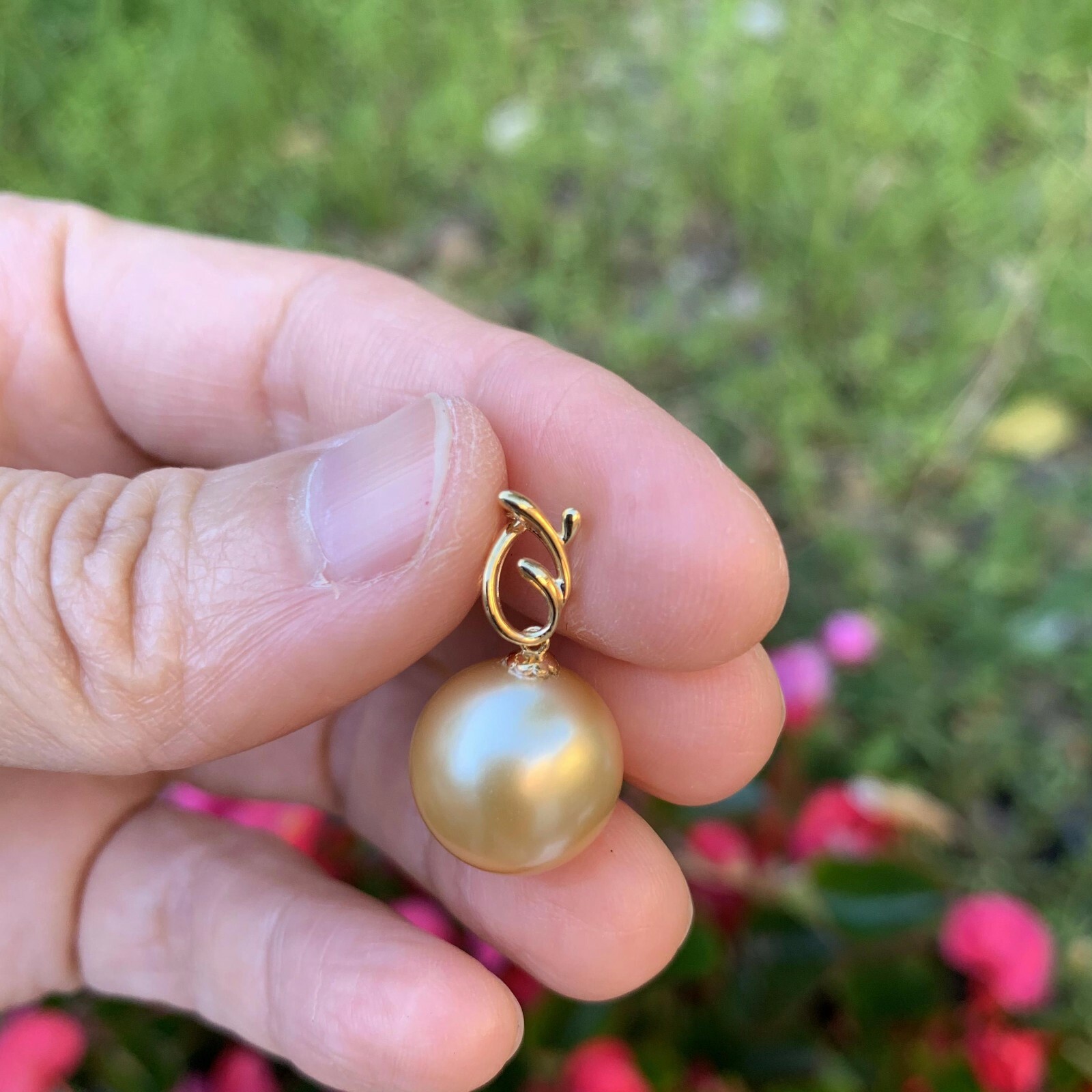 13.2mm High luster Australia Gold seawater Round pearl 18K Gold Pendant KG243
