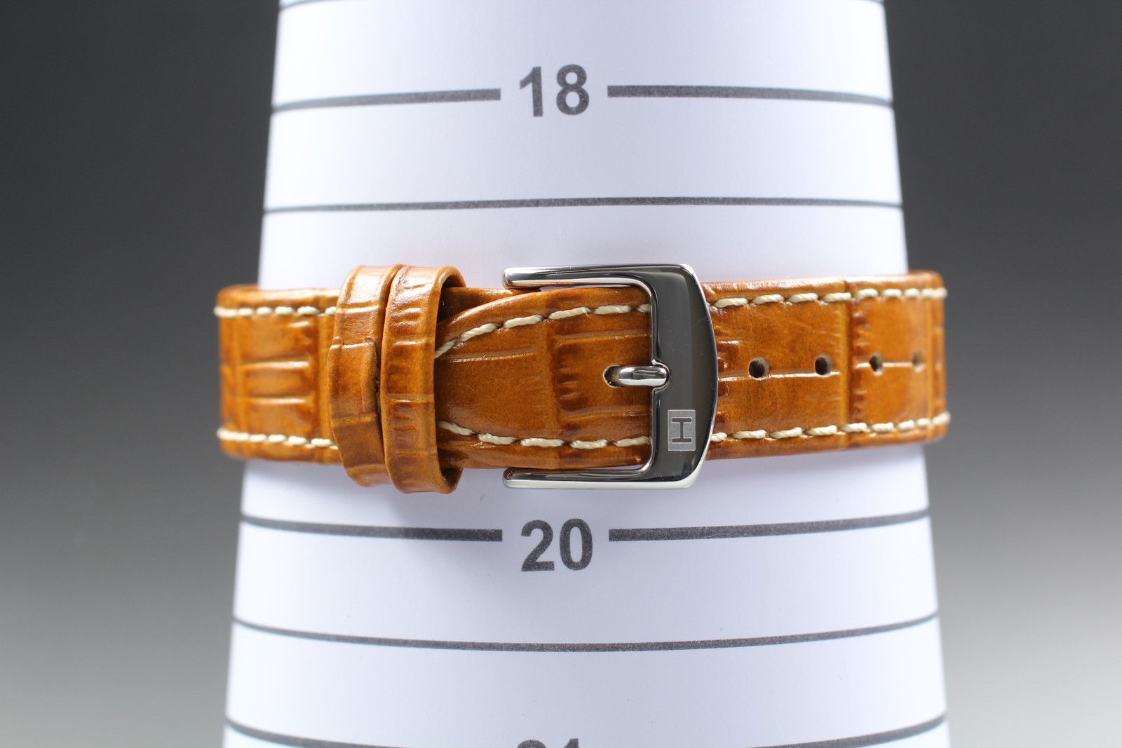 [Near MINT] Hamilton Ardmore H114110 24mm White Dial Quartz Unisex Vintage Watch