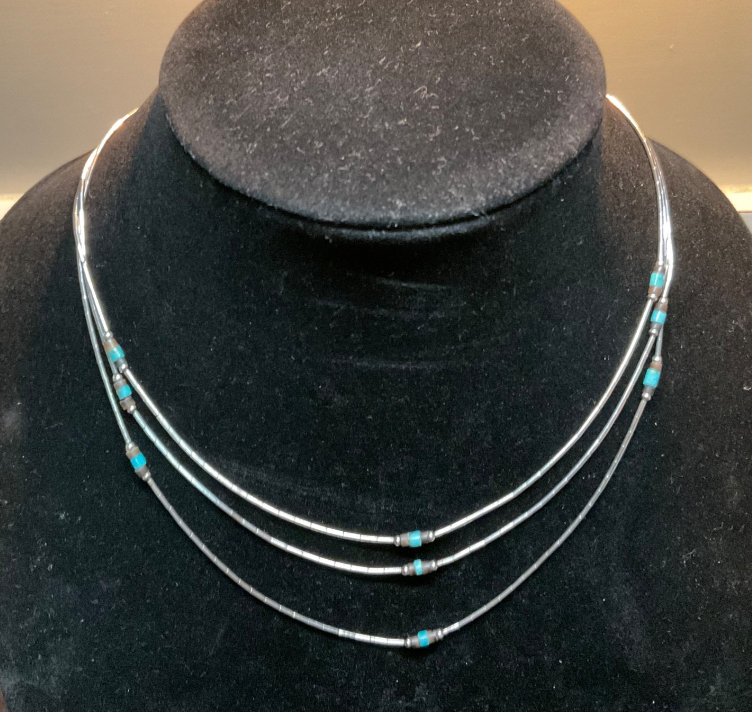 Native American 3-Strand Liquid Silver 16″ Necklace W/Turquoise Beads Vintage