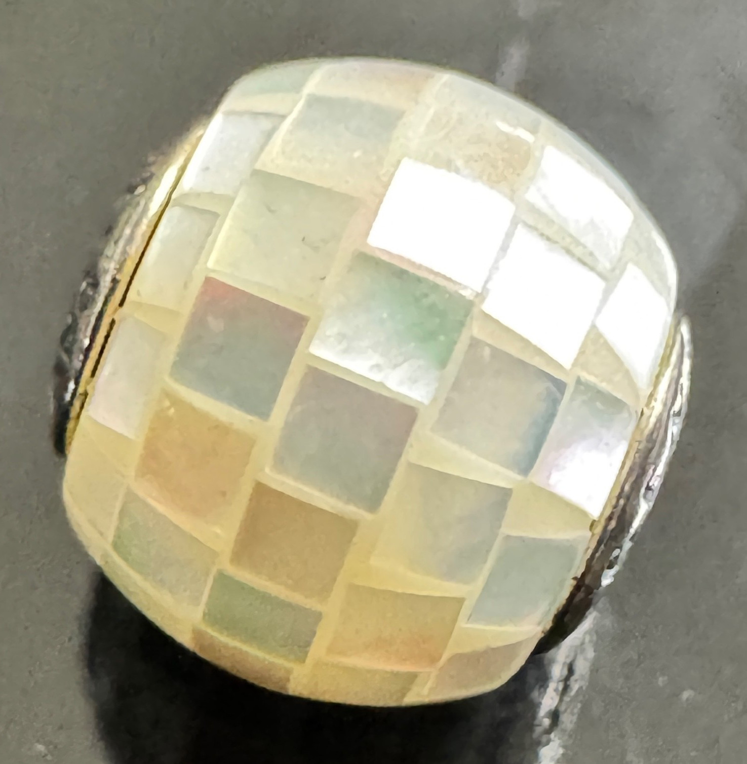 Pandora ESSENCE Collection Generosity White Mother of Pearl Mosaic 796079MMW