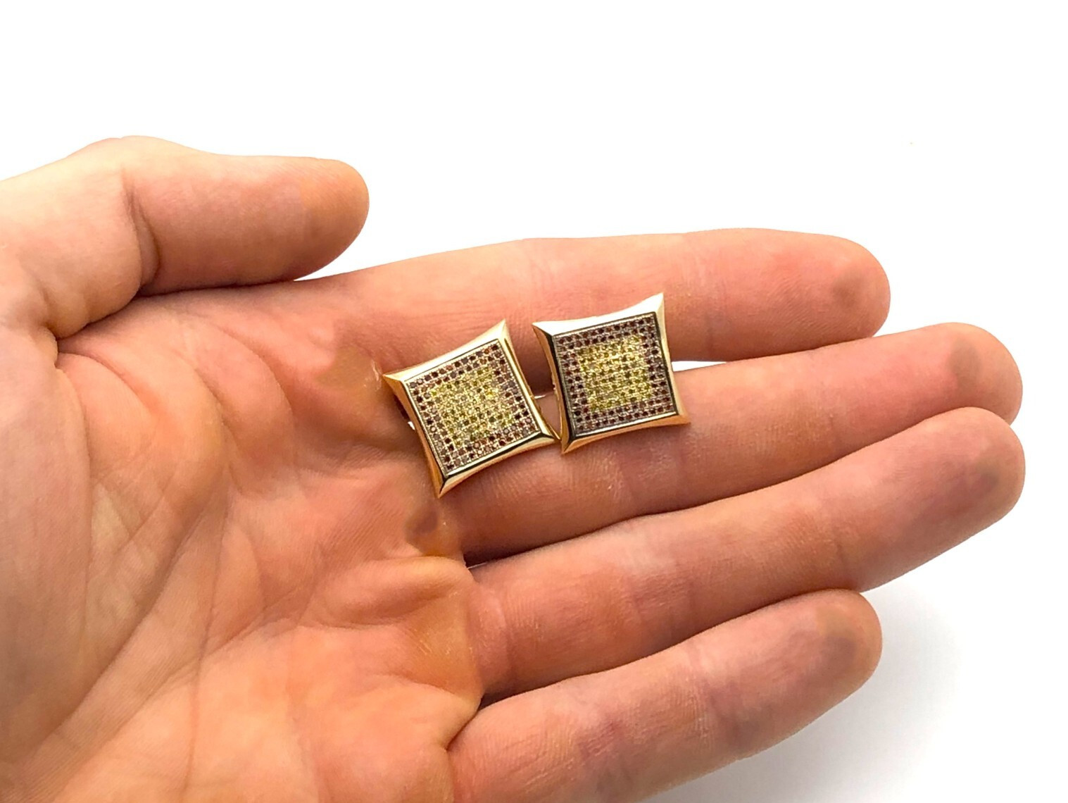 10k Gold Kite Earrings with 1.50ctw Yellow & Red Diamonds (4.1 gram)