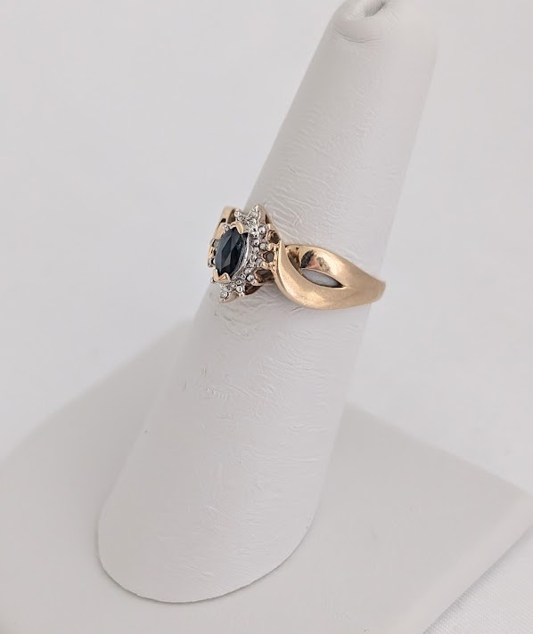 Sapphire & Diamond Ring 10K Gold 2.7 Grams Retail Price $1199 Make Me An Offer!