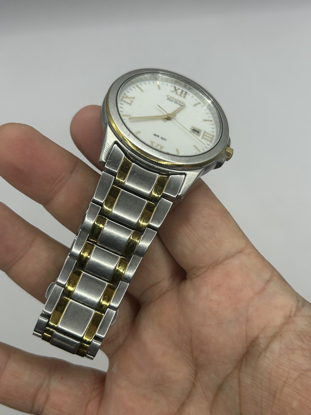 Citizen Eco-Drive Mens Stainless Steel 2-Tone Watch E111-S084211- Nice Working