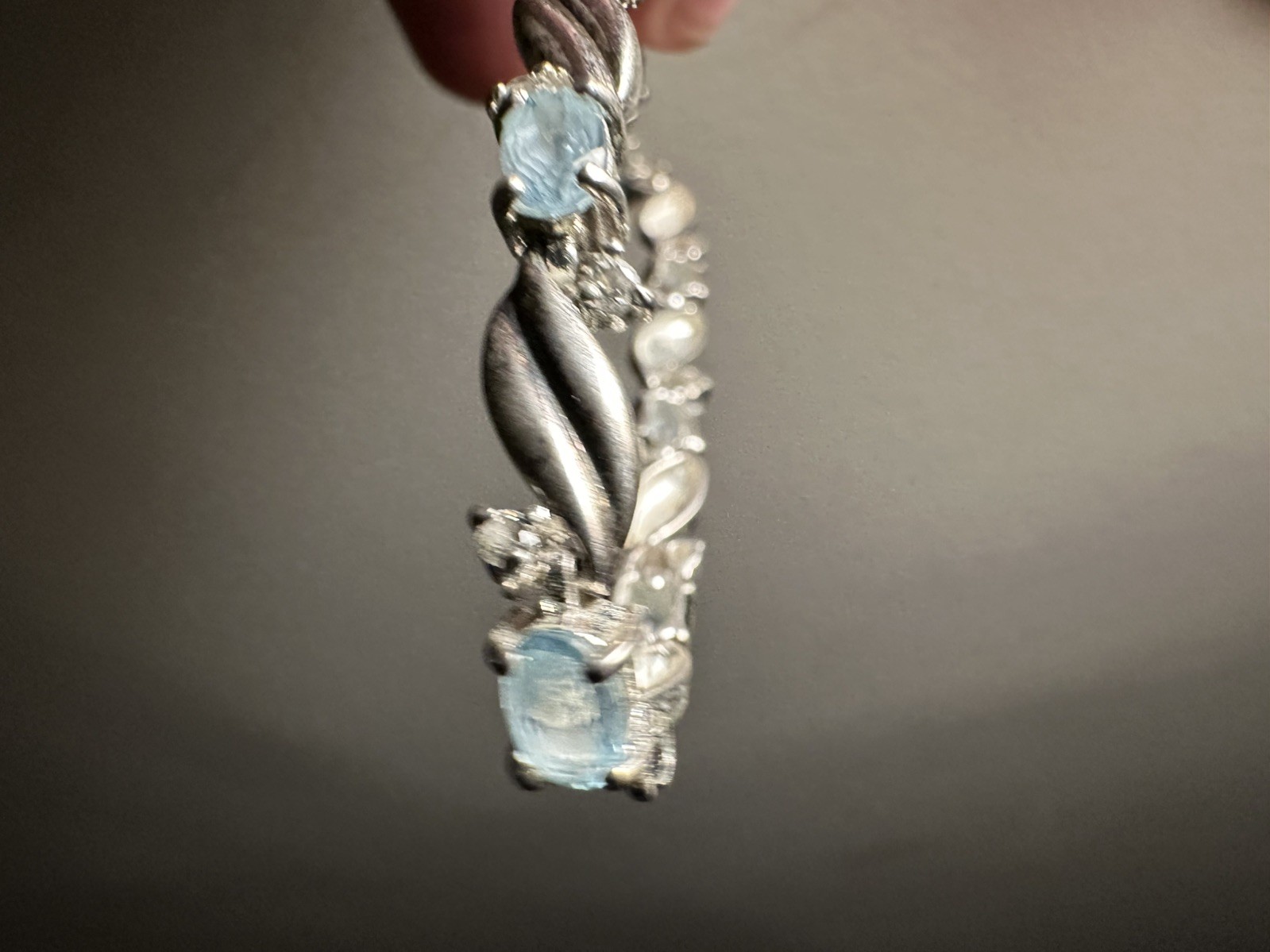 Silver Topaz Tennis Bracelet 8” great condition estate sale find