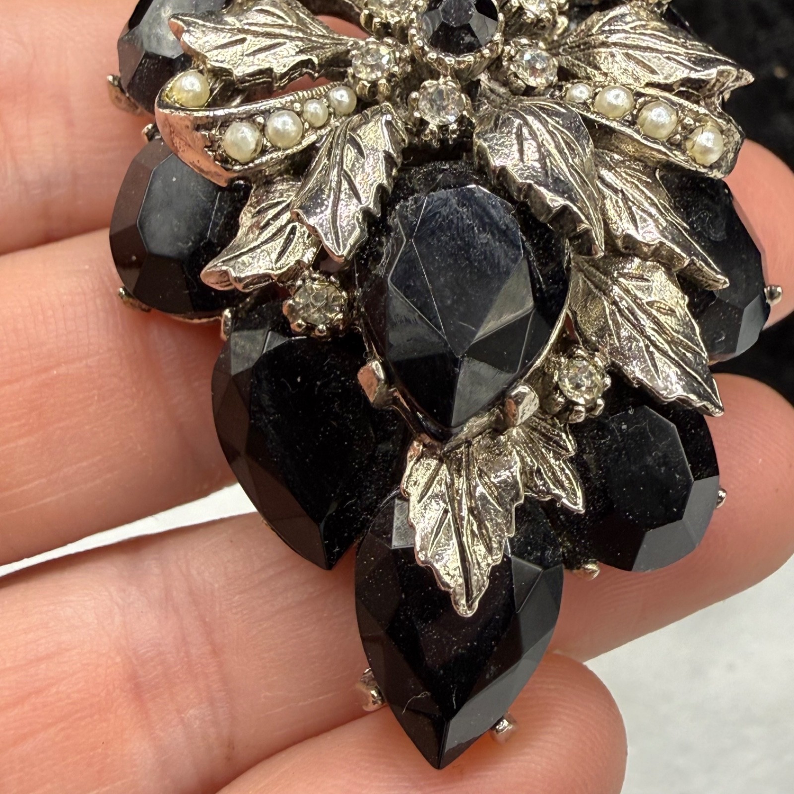 Vintage ART Rhinestone Brooch Black Silver Tone Signed