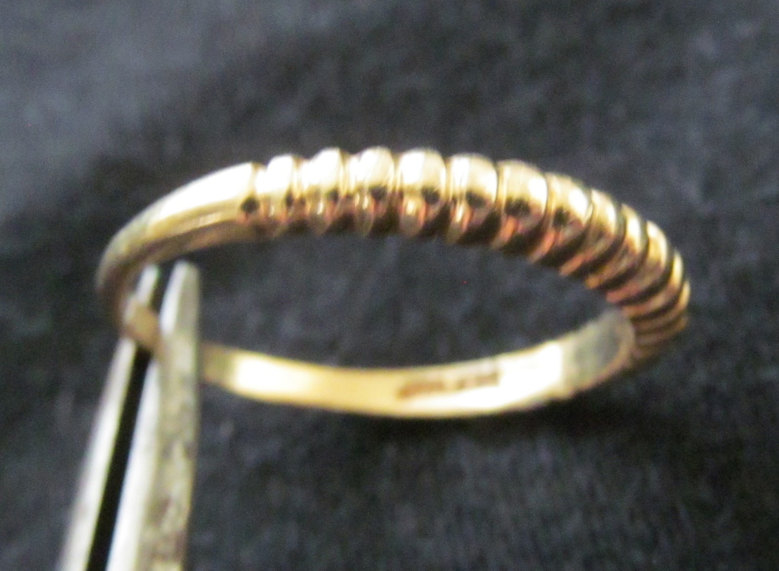 EHJ Beautiful 14k Yellow Gold Ribbed Band Ring Size 7 3/4 Weighs 2 grams