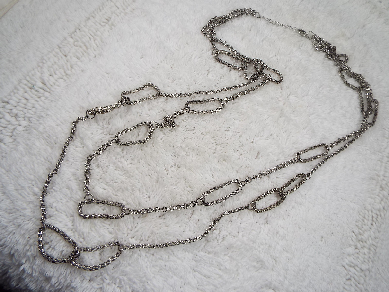 Silvertone Mesh Link Chain Necklace (B43)