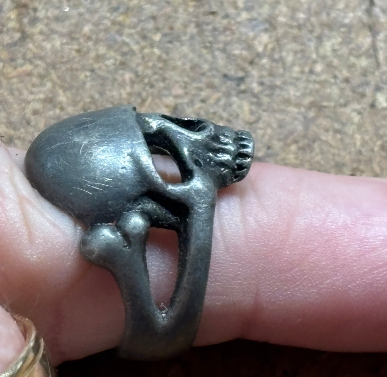Vtg sz 5.5 ALCHEMY England GOTHIC Occult Pewter DEATH HEAD SKULL Ring SKELETON