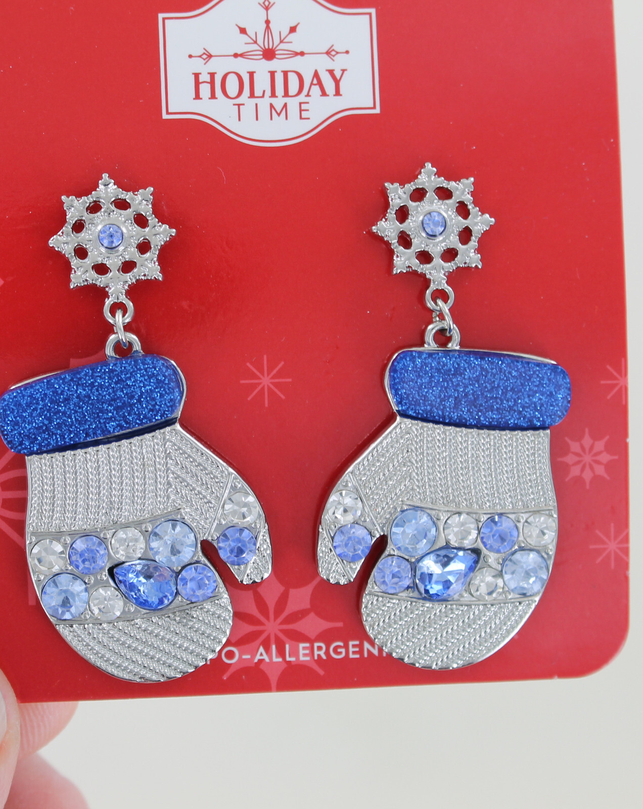 New Holiday Time Earrings – Mittens with Bling