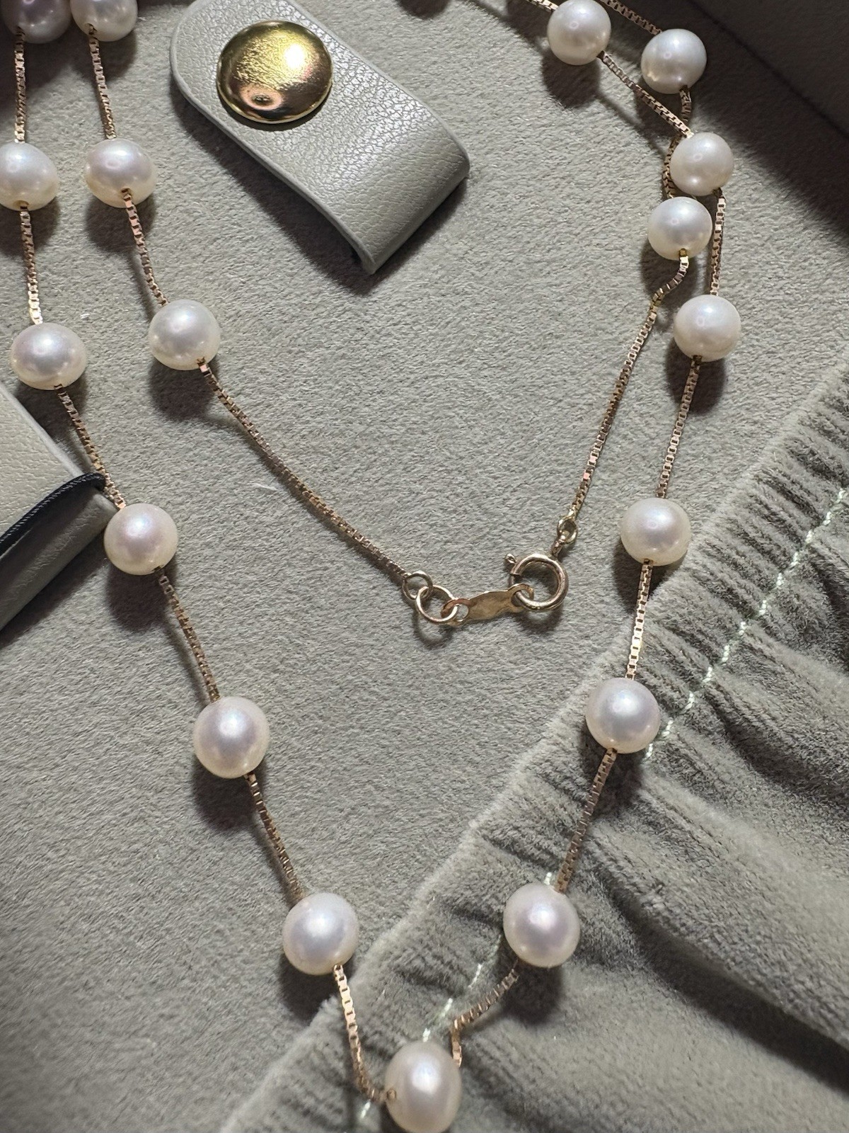 10k Yellow Gold Chain Pearls Necklace Beautiful 6.70G NC 23 Pearls 5.5mm 16”