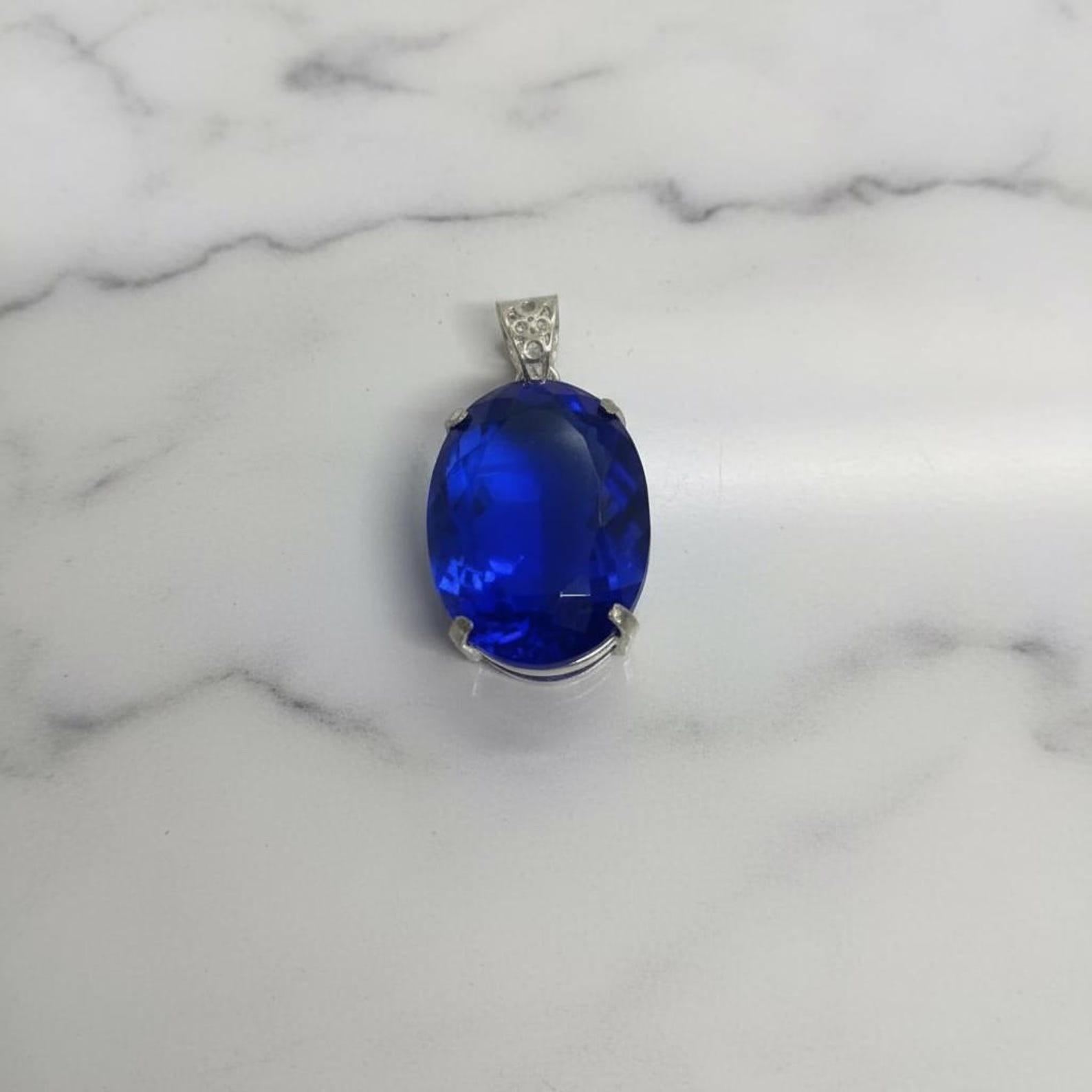 Certified 110Ct Natural Blue Sapphire Oval Cut 925 Silver Pendant Loose Gemstone