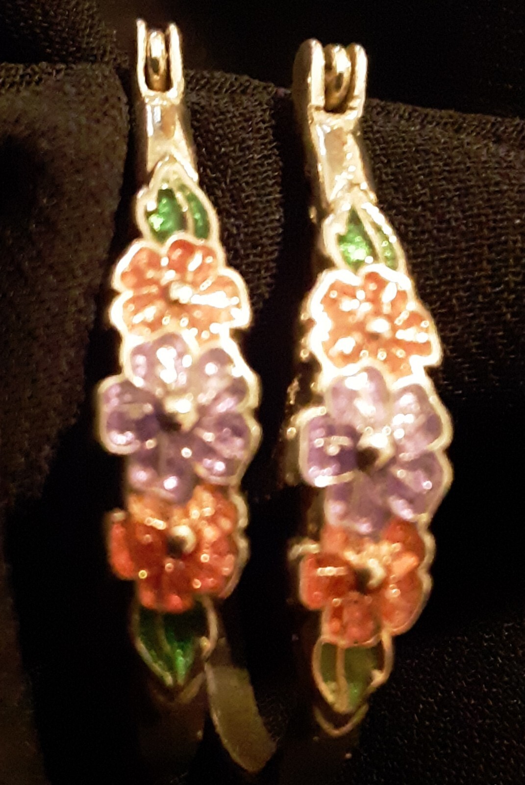 925 NAVADA SILVER DOUBLE HOOP ENAMELED FLORAL DESIGN PIERCED EARRINGS