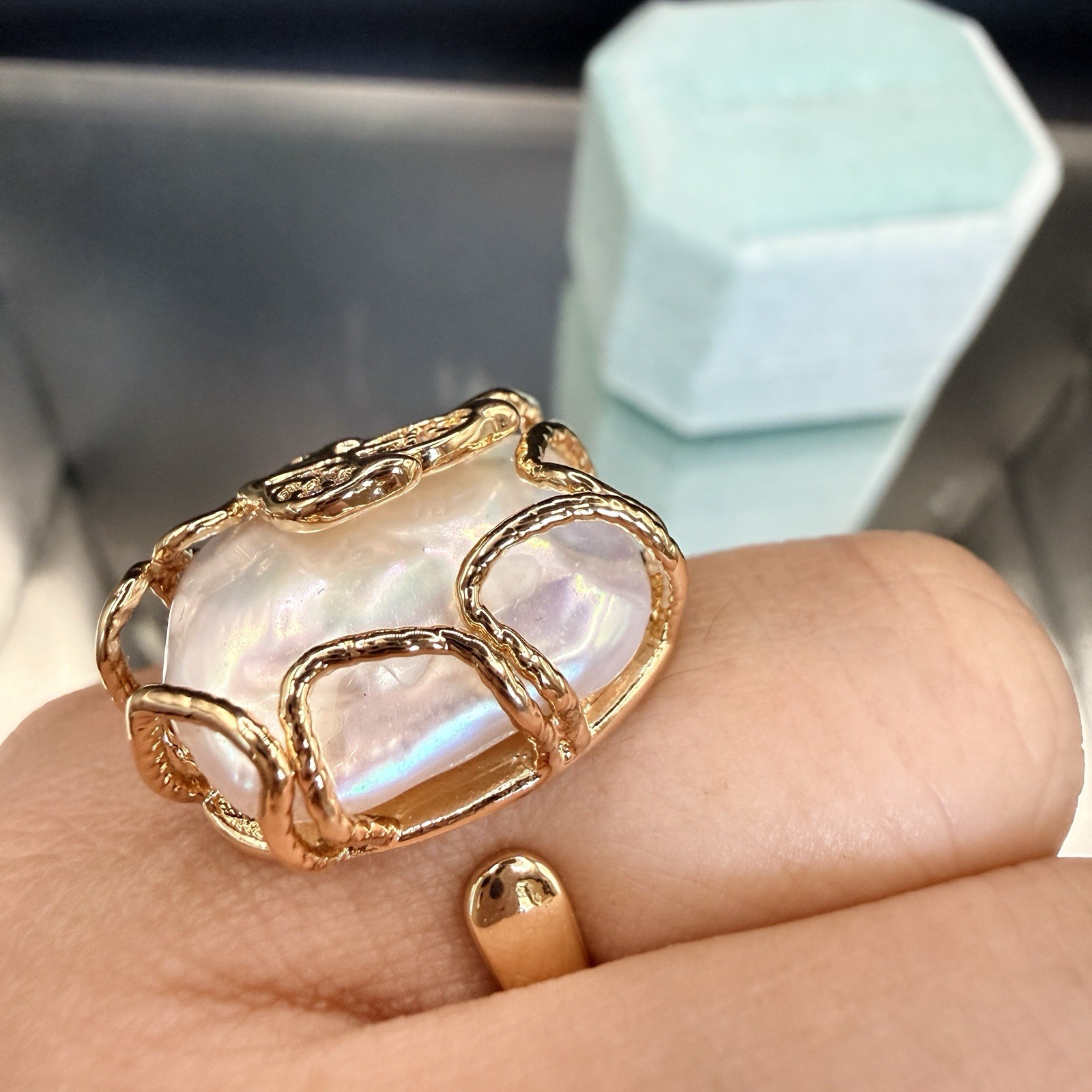 La Meno Stunning Baroque Pearl Ring Adjustable US 6, 7, 8, Brand New In Gift Box