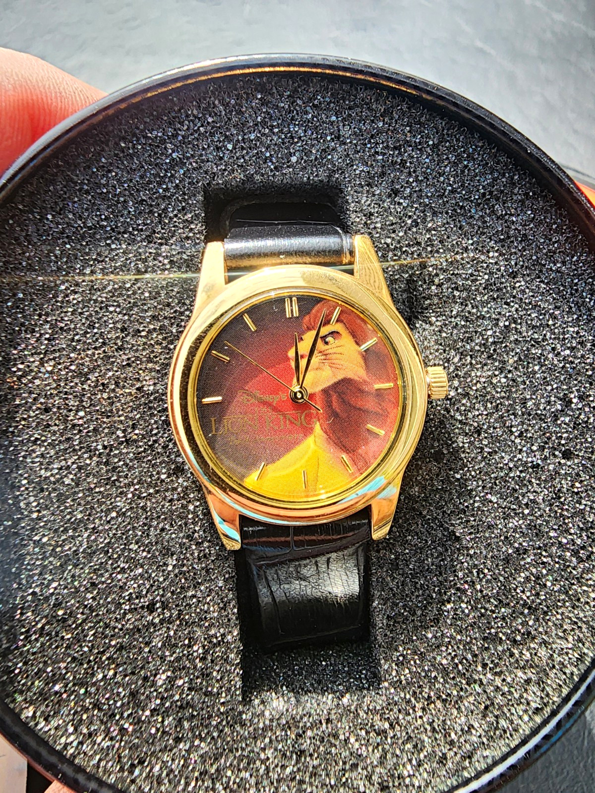 Disney Lion King Simba Quartz Analog Watch Gold Tone Case Black Leather Band Box