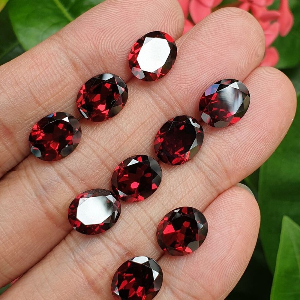 Oval 9×7 mm.Attractive Color! Natural Red Mozambique Garnet Africa 2Pcs/4.9Ct.