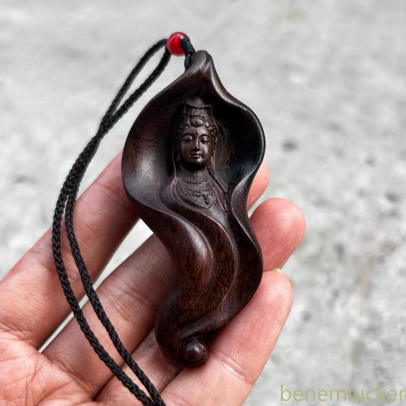 6.6cm Agarwood Guanyin Wood Carving Pendant Antique Curios Handicraft Necklace