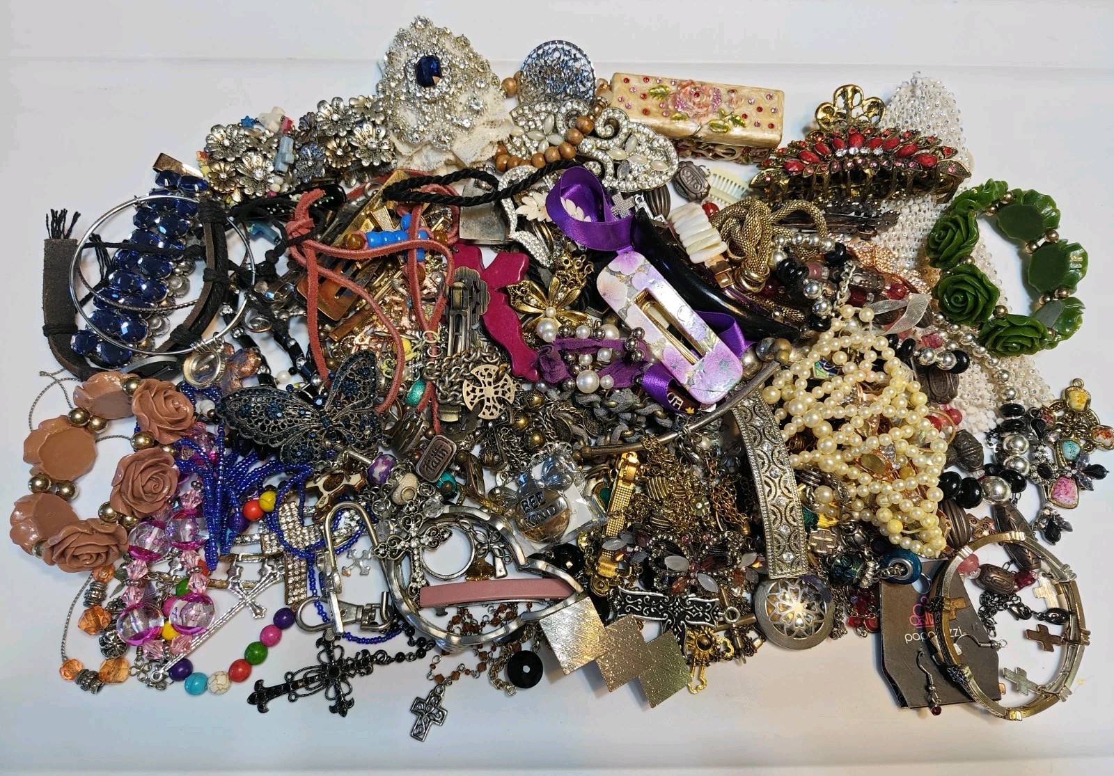 4 Lbs Bulk Women’s Jewelry Bracelet Necklace Beads Rings Earrings Misc vintage