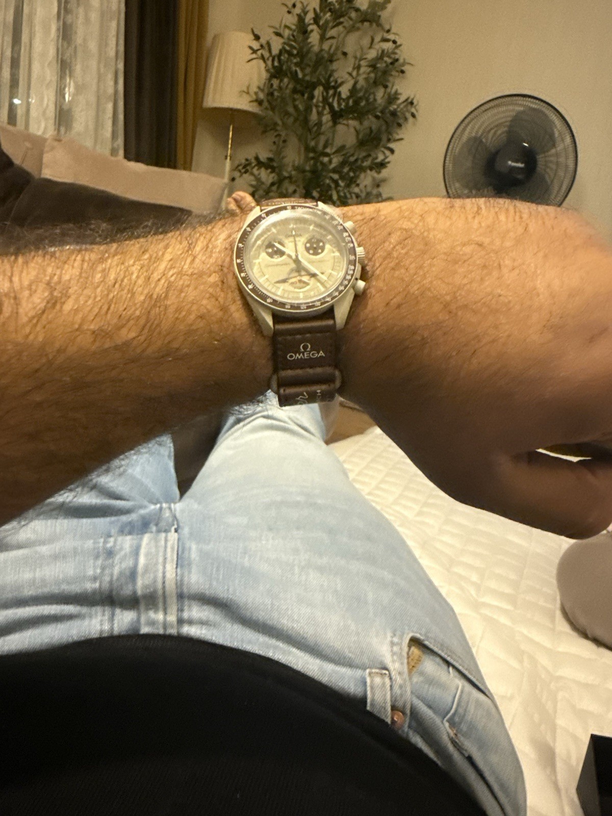 OMEGA x Swatch Mission to the Moon Quartz Chrono Tachymeter 42mm Box