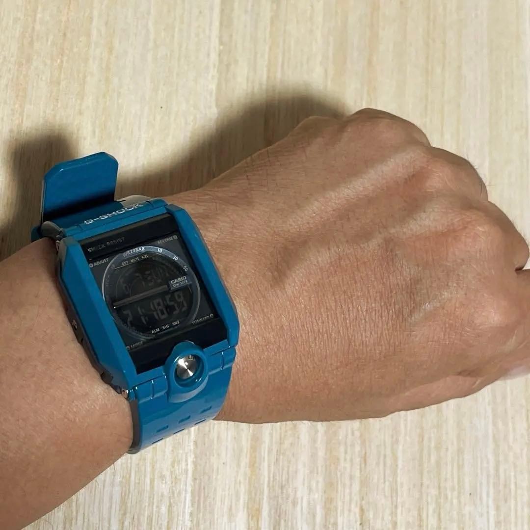 Discontinued Near Fully G-SHOCK G-8100 Turquoise Blue With Box