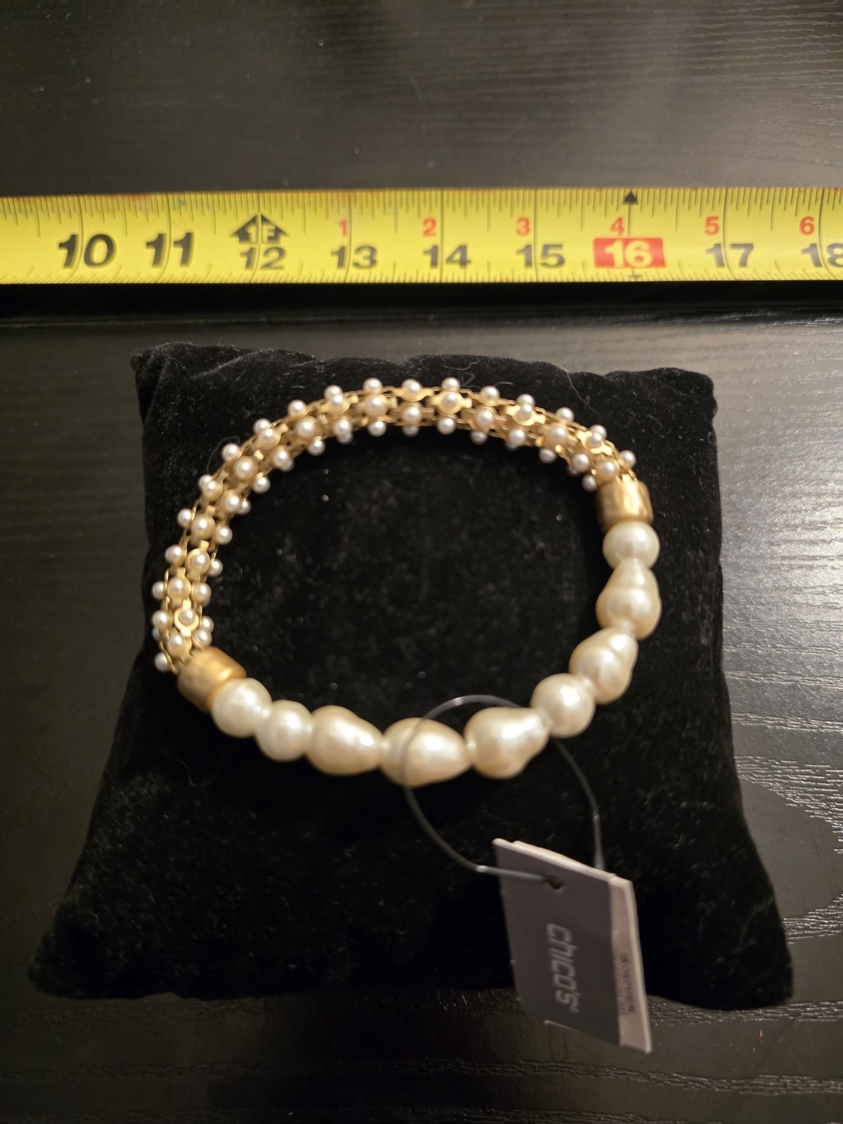 Chico’s Gold Tone Link Chain Baroque Imitation Pearl Stretch Bracelet