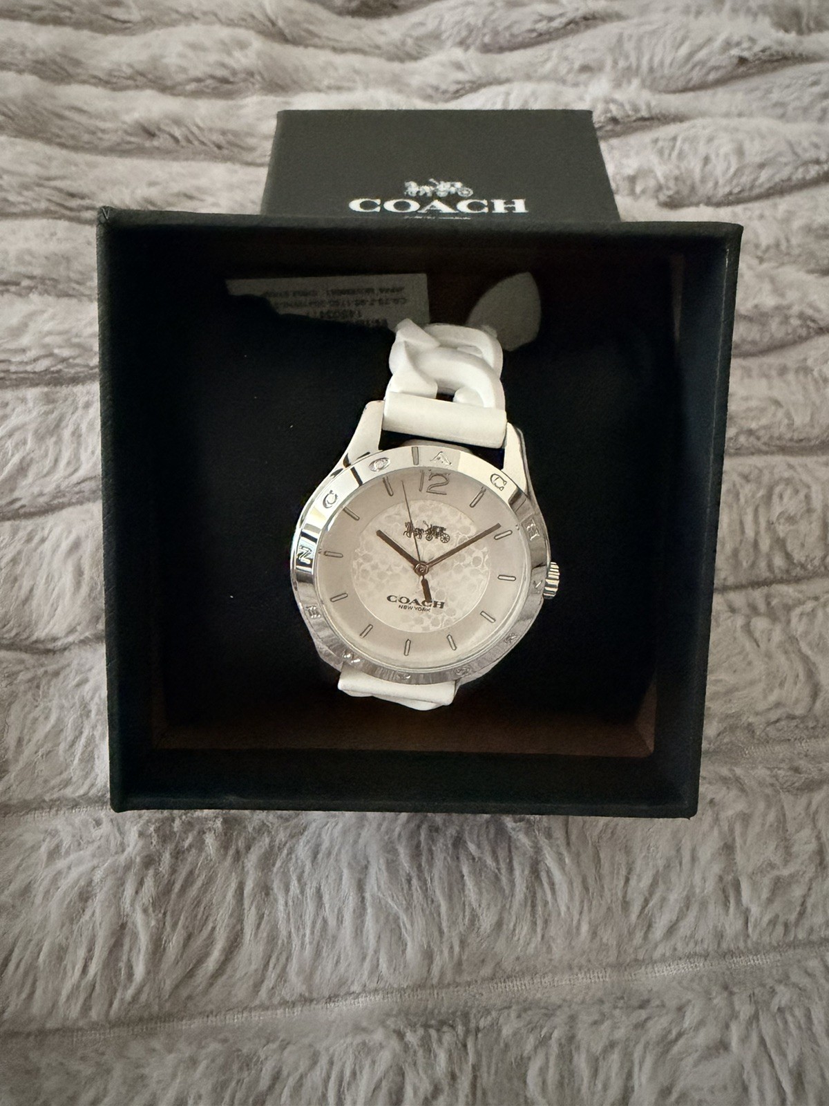 Coach Maddy Women’s Quartz Wristwatch White Silicone Band Silver Dial BNIB