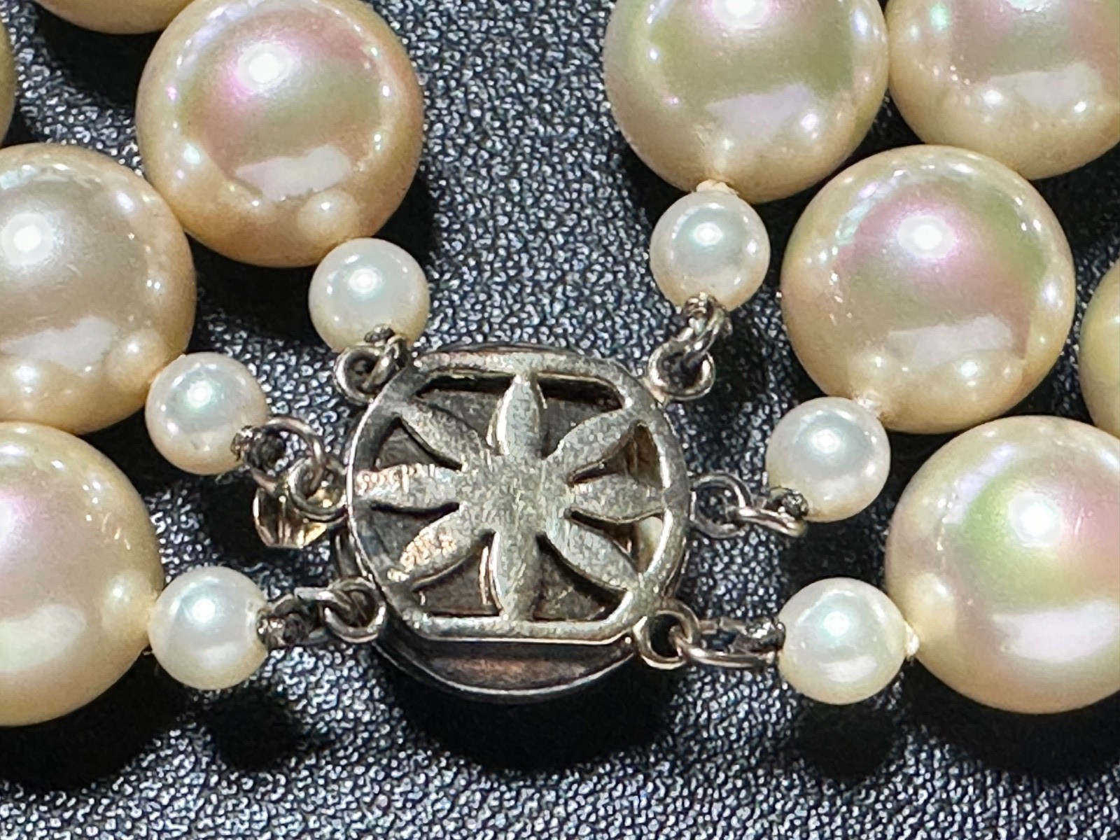 Vintage Majorica Simulated Pearl Necklace w/Box