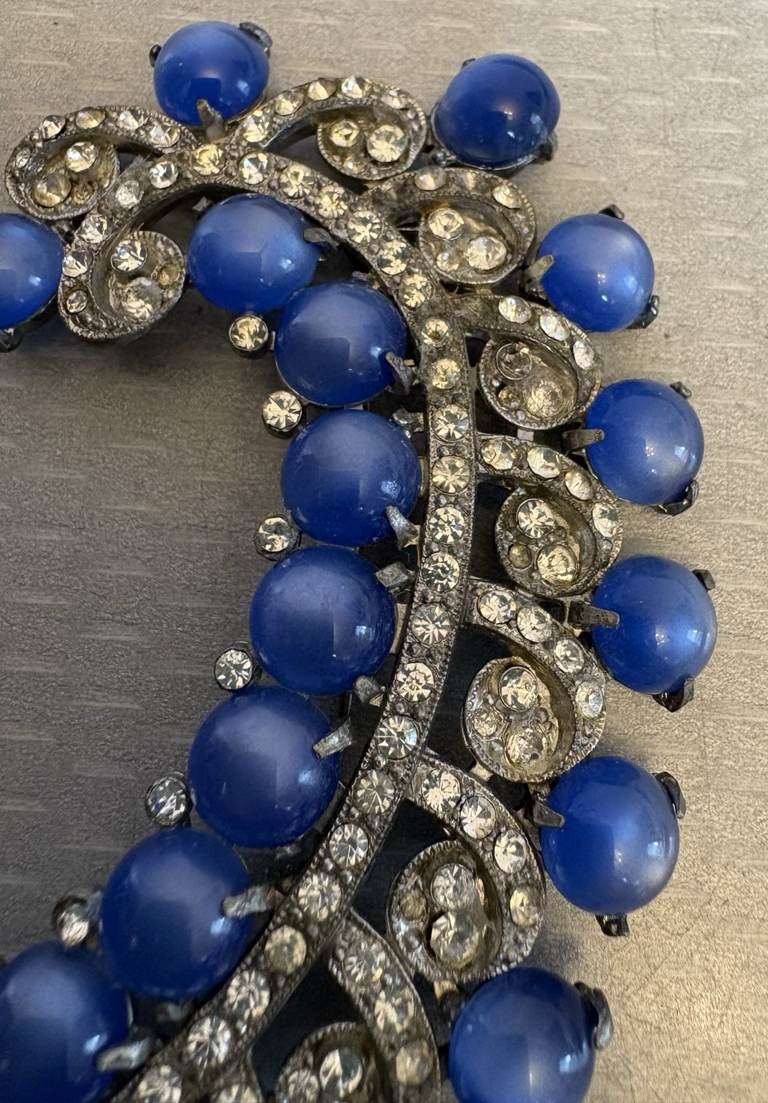Retro 40s Vintage Brooch Blue Moonglow Lucite Cabs Rhinestone Feather Spray 4”