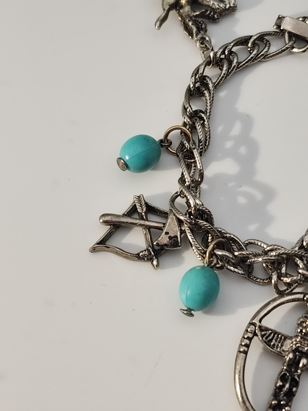 Vintage silver tone Native American Indian Teepee Totem 7″ Charm Bracelet
