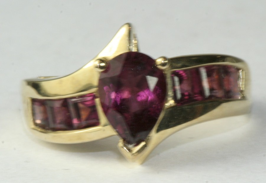 GORGEOUS 10K GOLD 2.15 CARAT PINK TOURMALINE RING SIZE 6