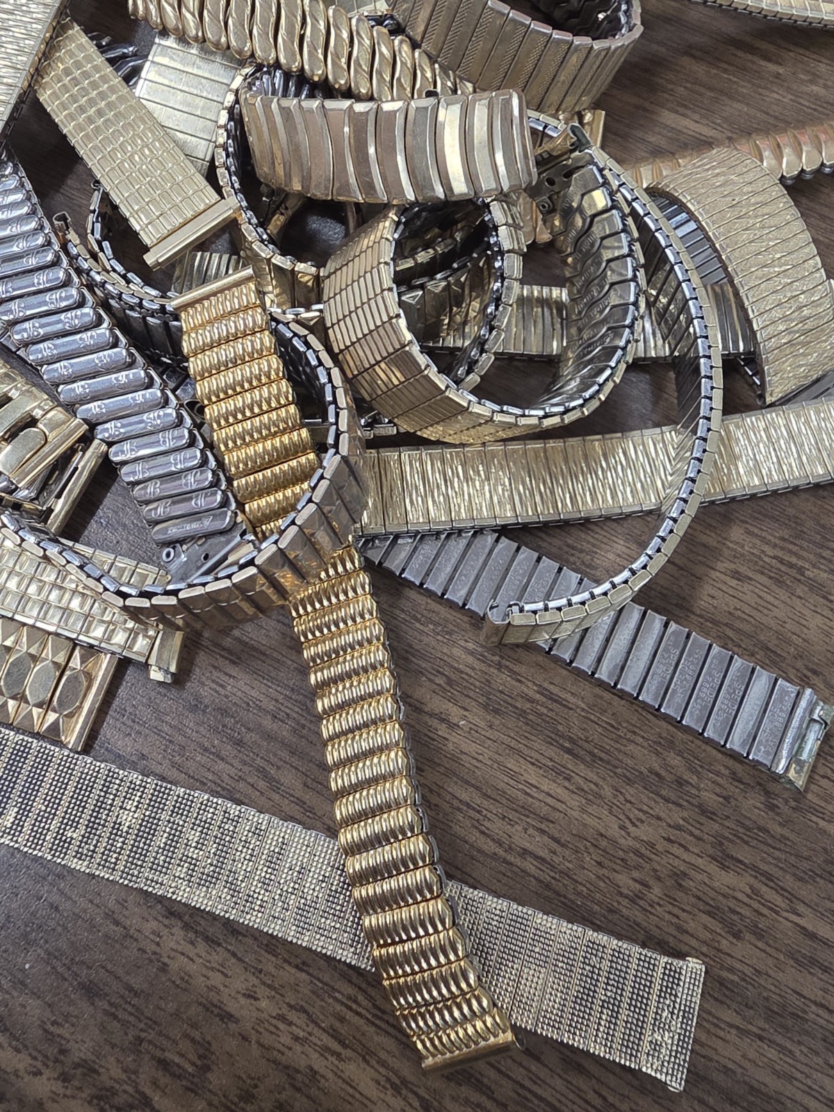 Huge Lot Of Gold Filled/RGP Top Men’s Wristwatch Bands – 1147g – VT599