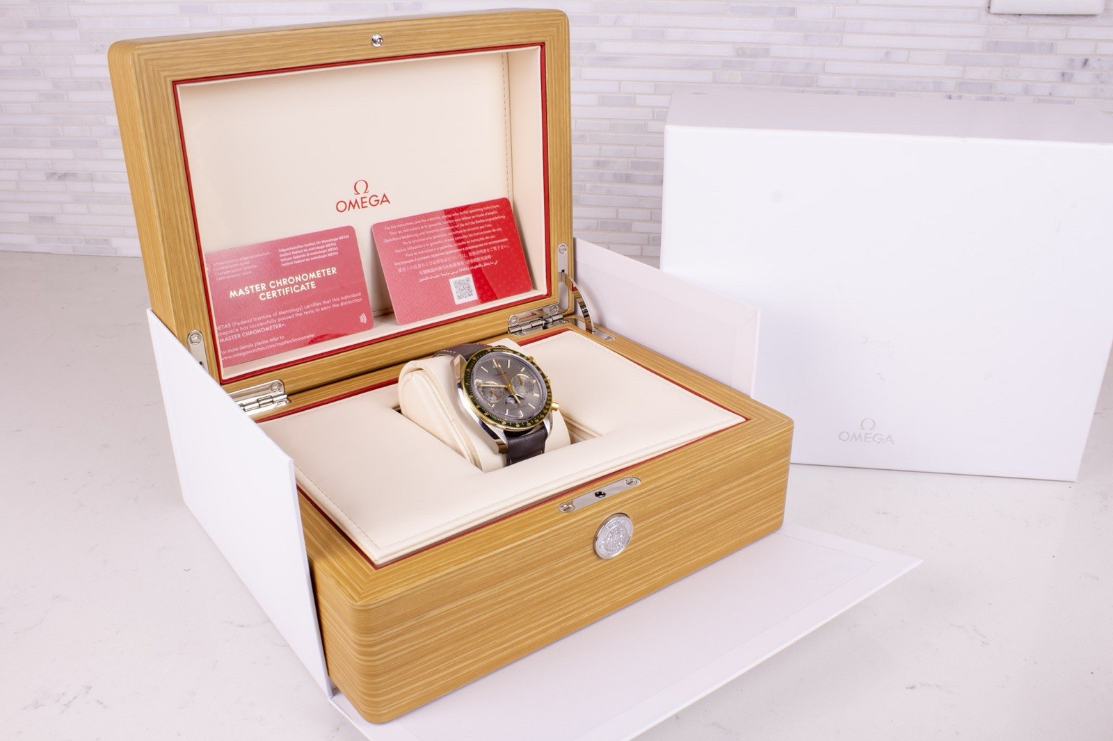 Omega Speedmaster Moonphase Co-Axial Master 304.23.44.52.06.001 2025 Complete