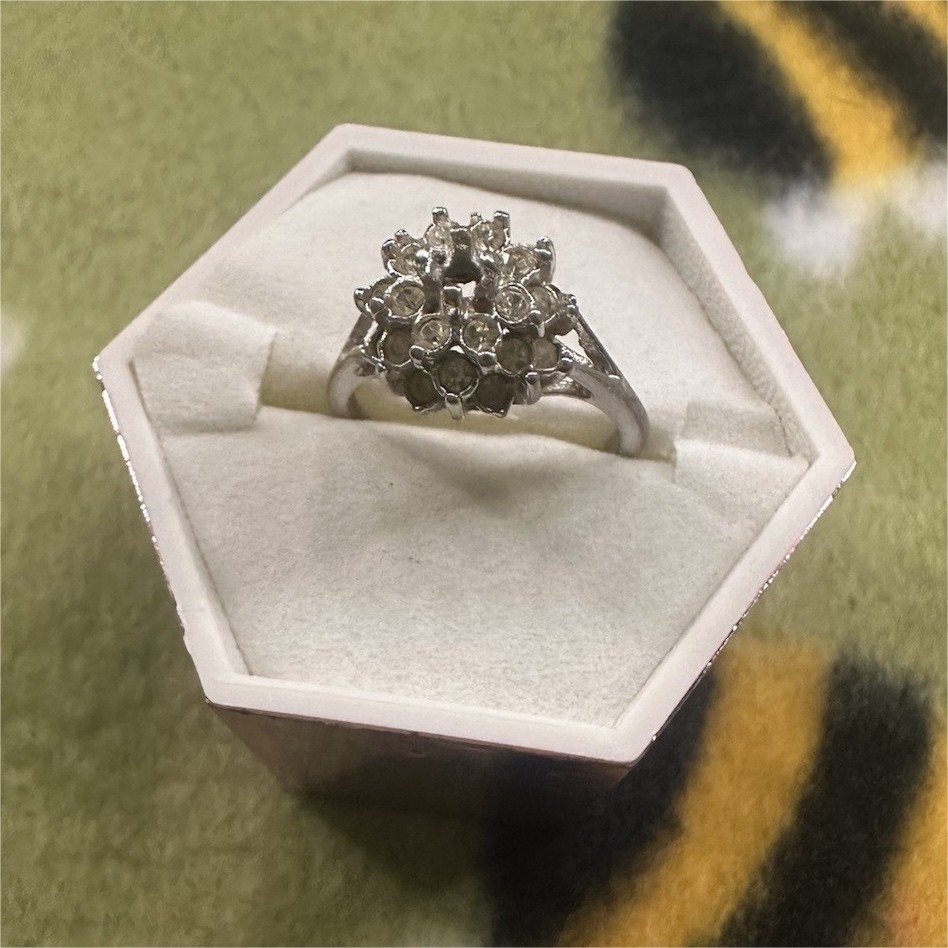 Silver Tone Round Cluster Cocktail Ring Clear White/Colorless Stones Size 7