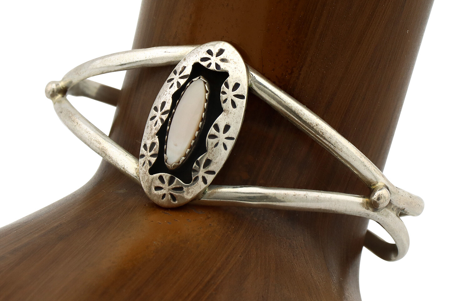 Navajo Bracelet .925 Silver Natural MOP Artist Signed IJC C.90’s