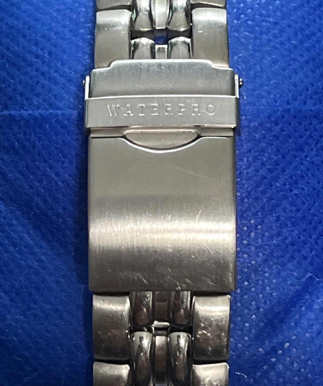 Guess Vintage Men’s Waterpro With Blue Dial; Late 90’s-Y2K