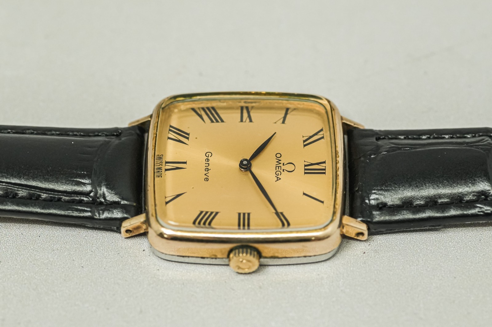 *Vintage 1975* OMEGA Geneve Cal.625 Manual Winding Roman Gold Square 26mm Men’s