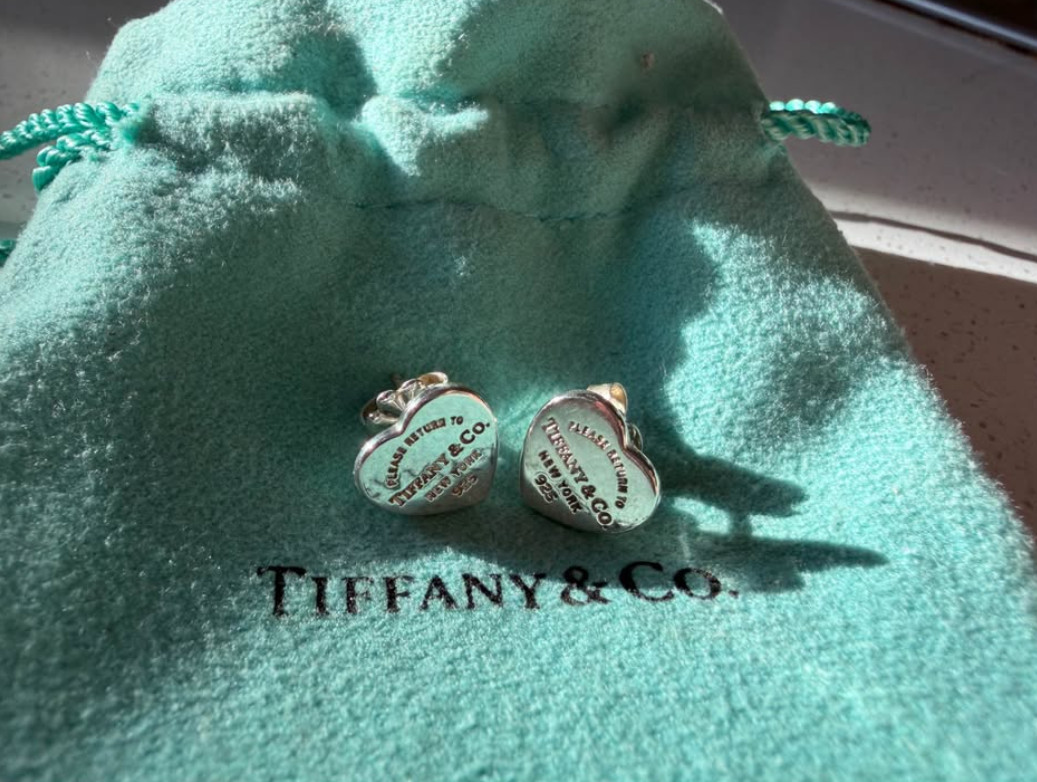 Tiffany & Co. Return to Tiffany Heart Tag Stud Earrings 925 Sterling Silver