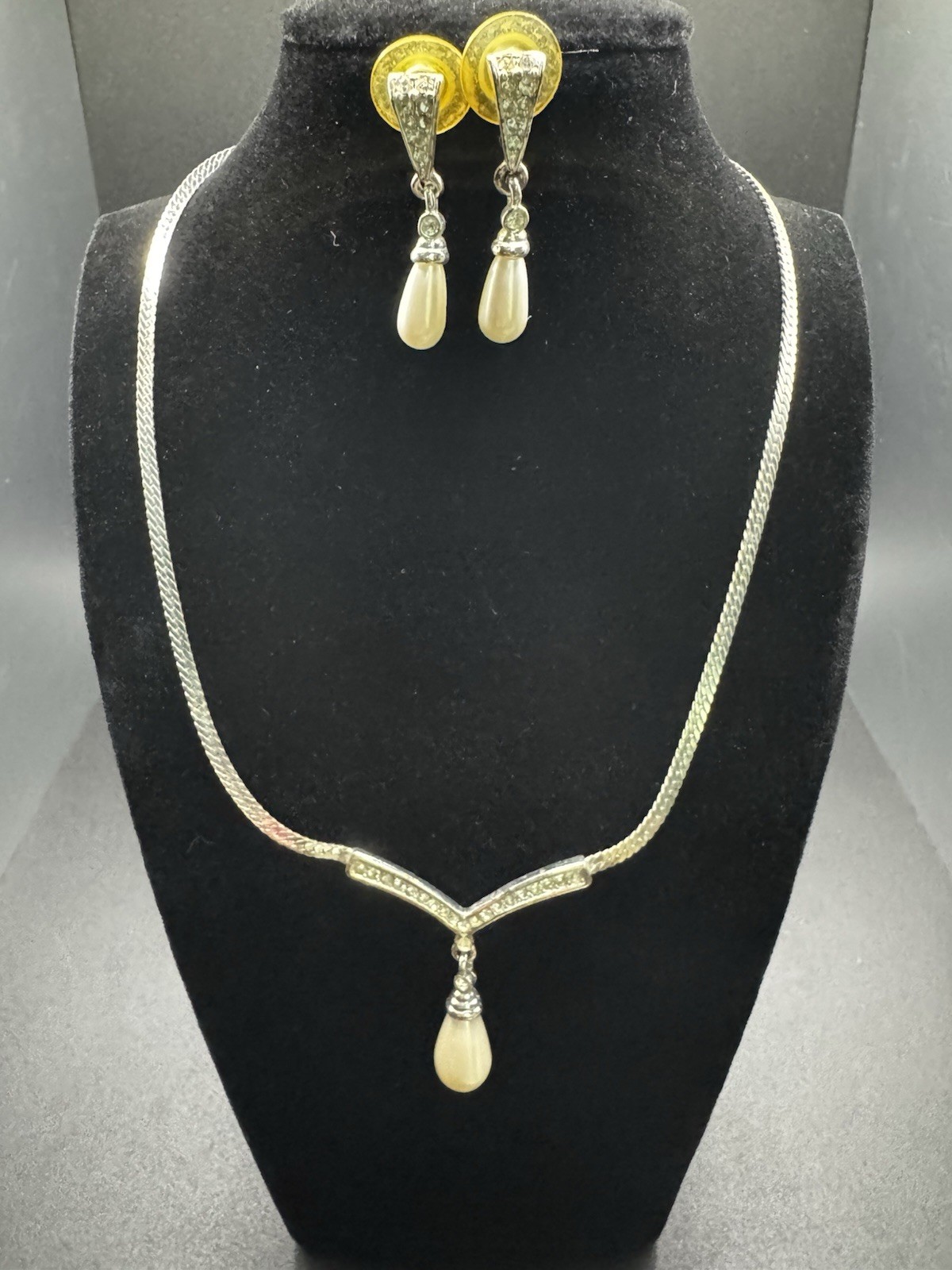 Vintage All Occasion Bracelet And Earring Set – Silver Tone And Pearl