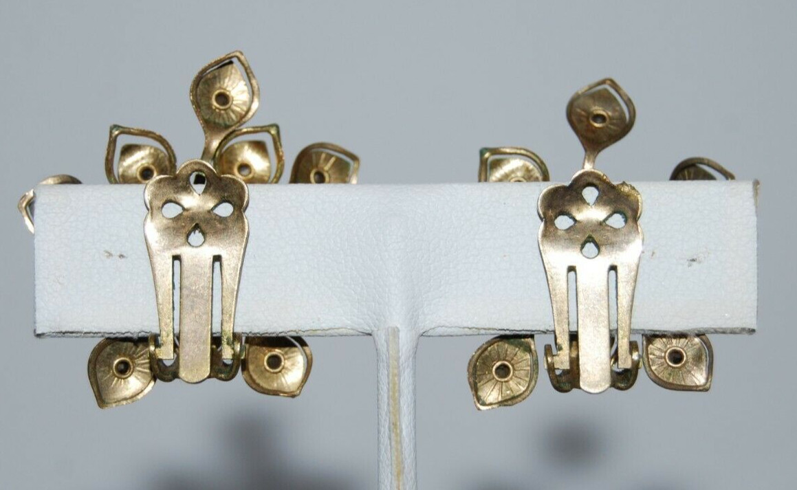 ELEGANT VTG MCM COUTURE IRIDESCENT RHINESTONES GOLDEN FLOWER SPRAY CLIP EARRINGS