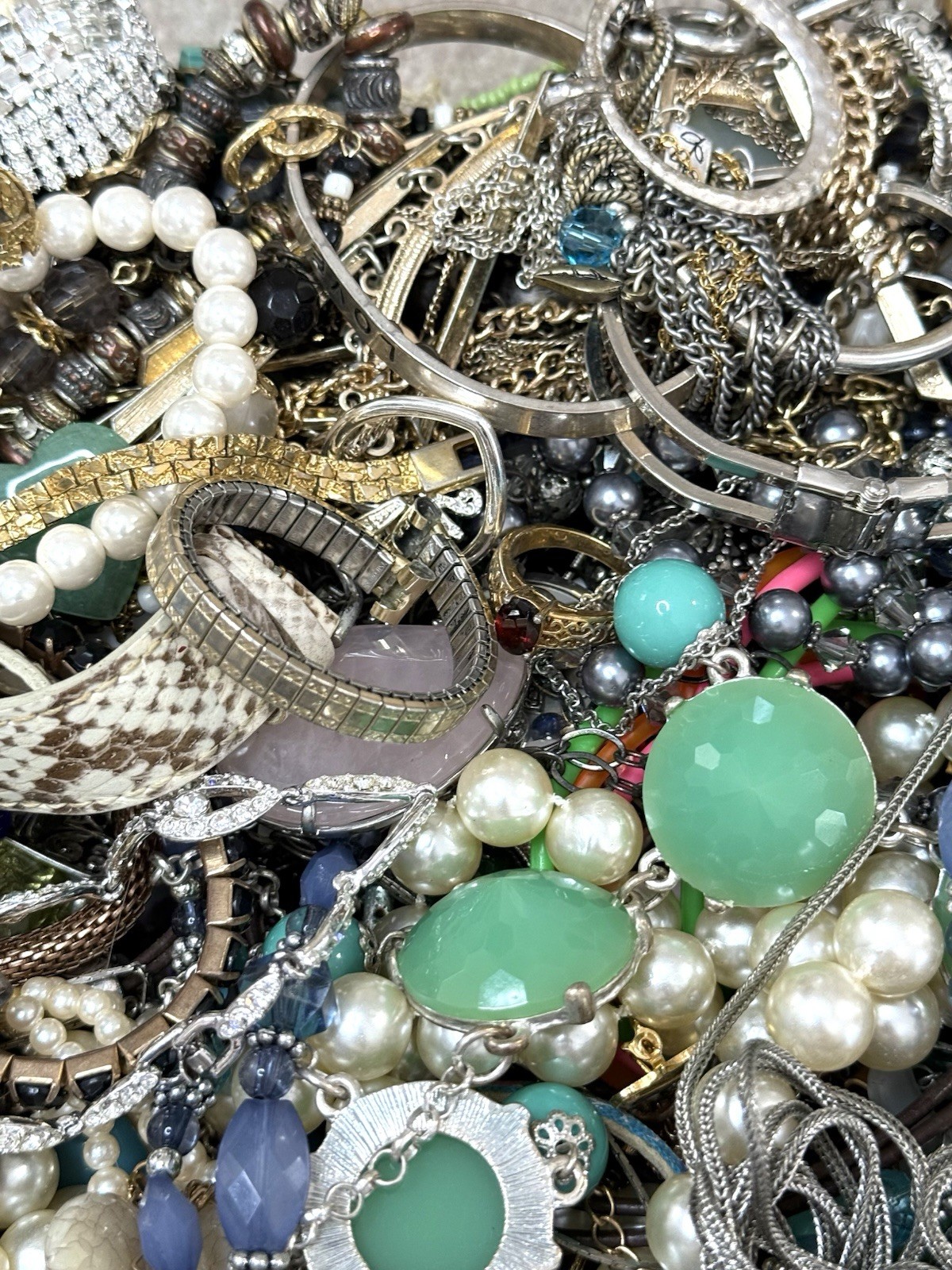 10 Lb Vintage – Now Costume Jewelry Lot 2 Harvest Repair Junk MOST ARE WEARABLE