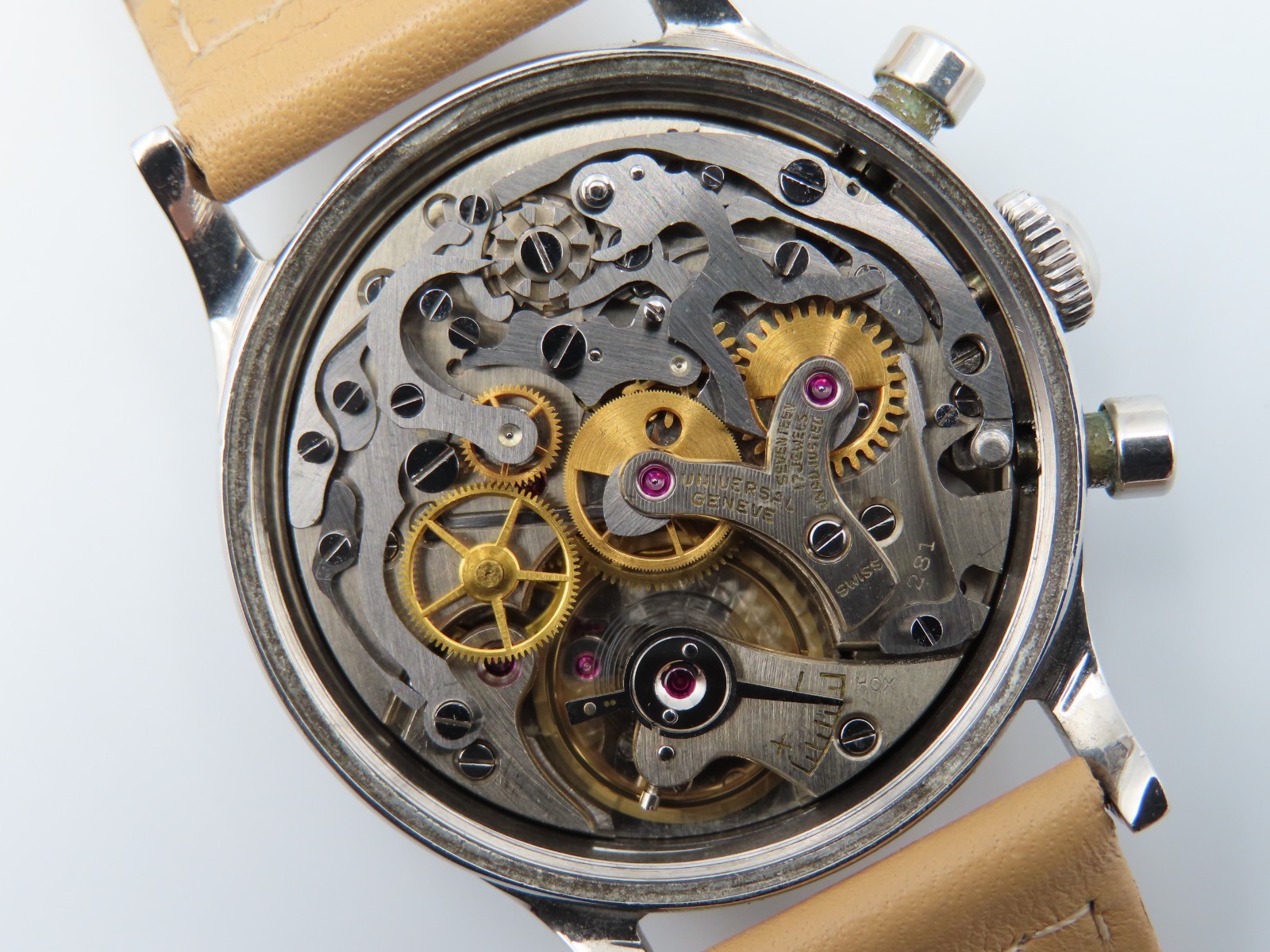 Universal Geneve Compax 22278 Manual 3 Register Chronograph Vintage Wristwatch
