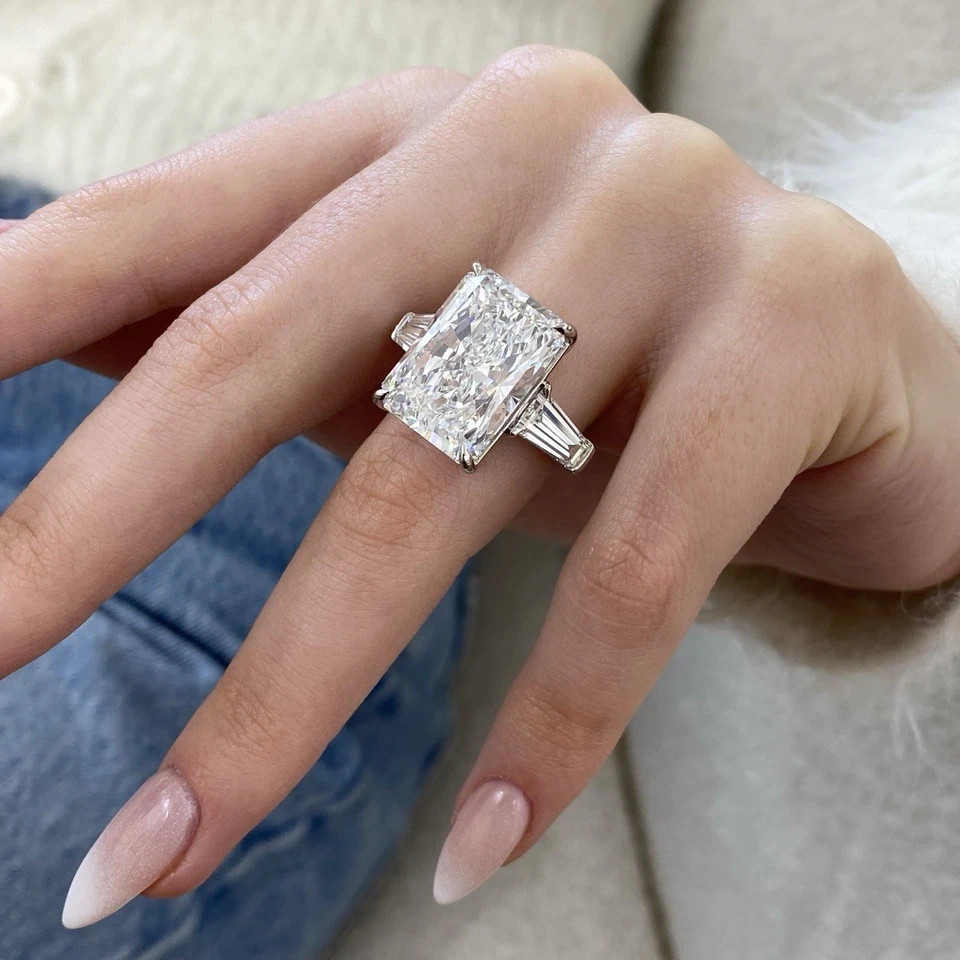 14k White Gold Lab Grown Diamond Ring Radiant Cut IGI Certified 13.9 Ct VS E F