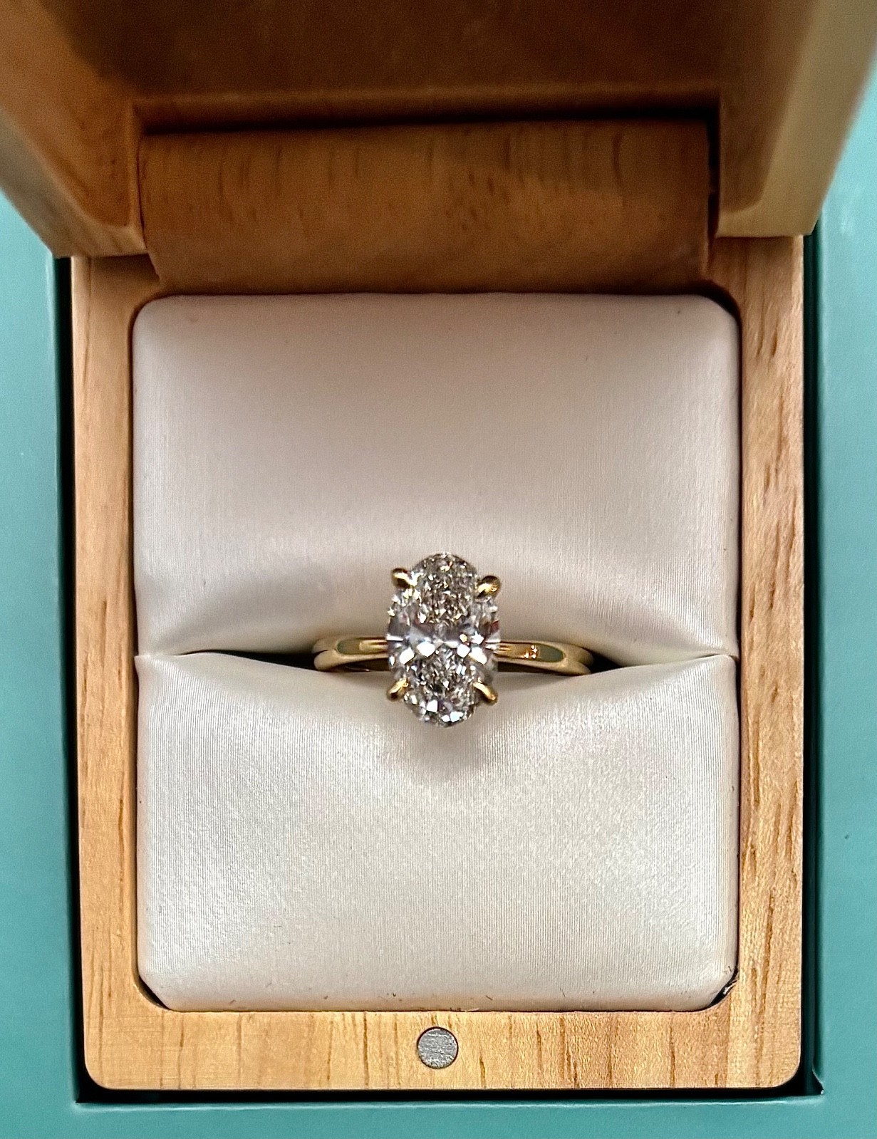 New! Brilliant Earth lab created 2.02 ct 18k gold engagement ring size 5.5